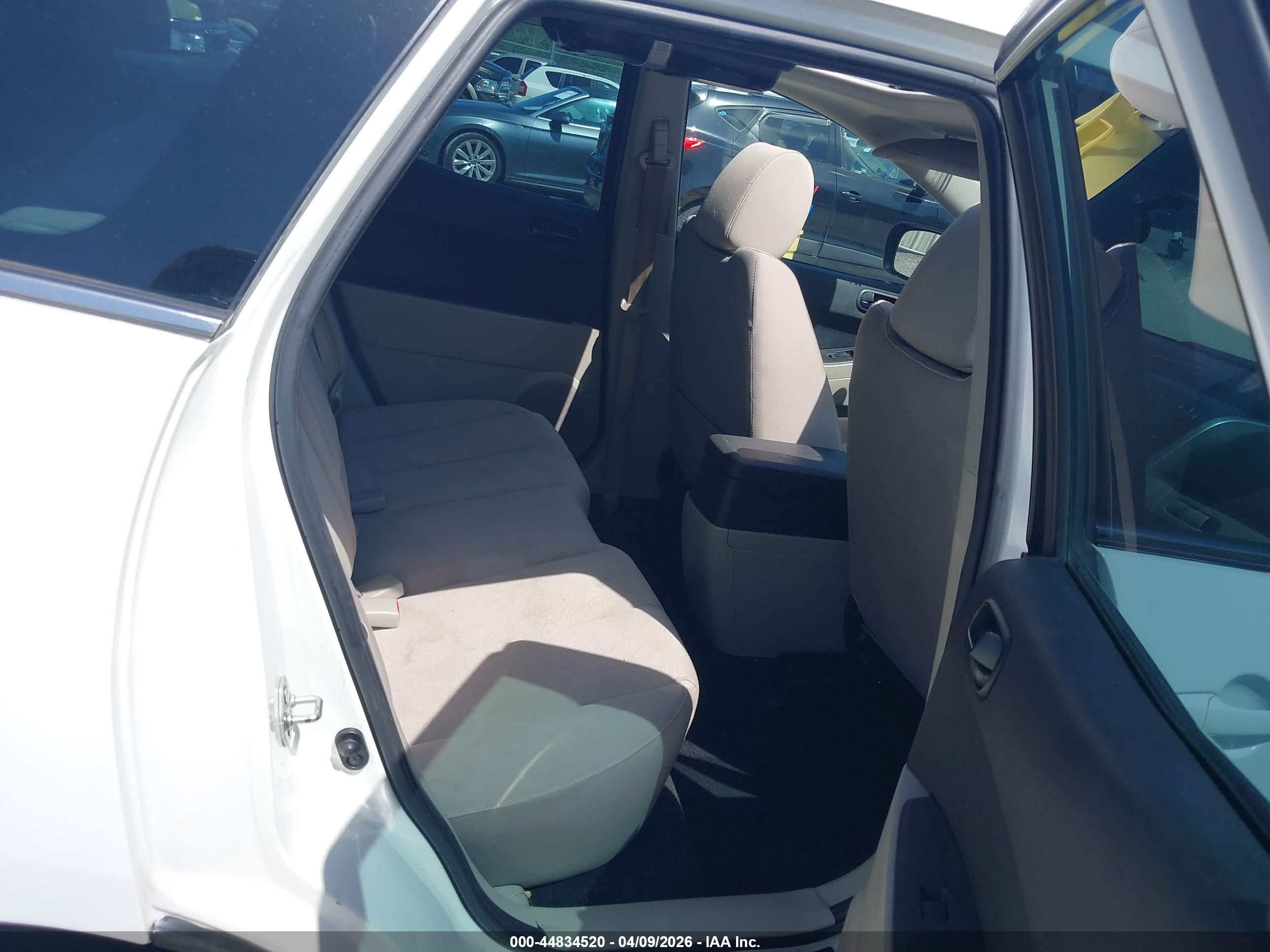 MAZDA CX-7 image 8