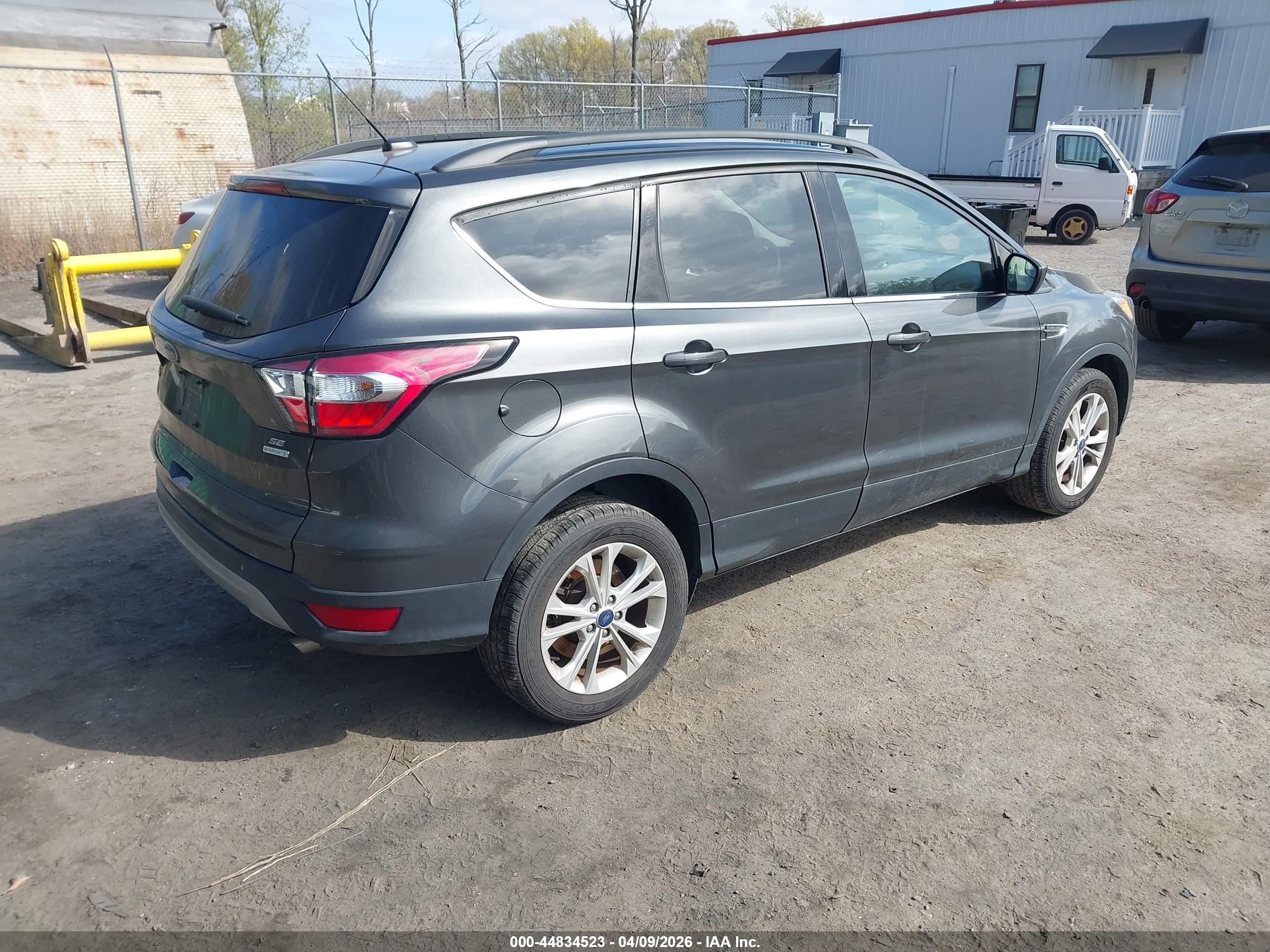 FORD ESCAPE image 4
