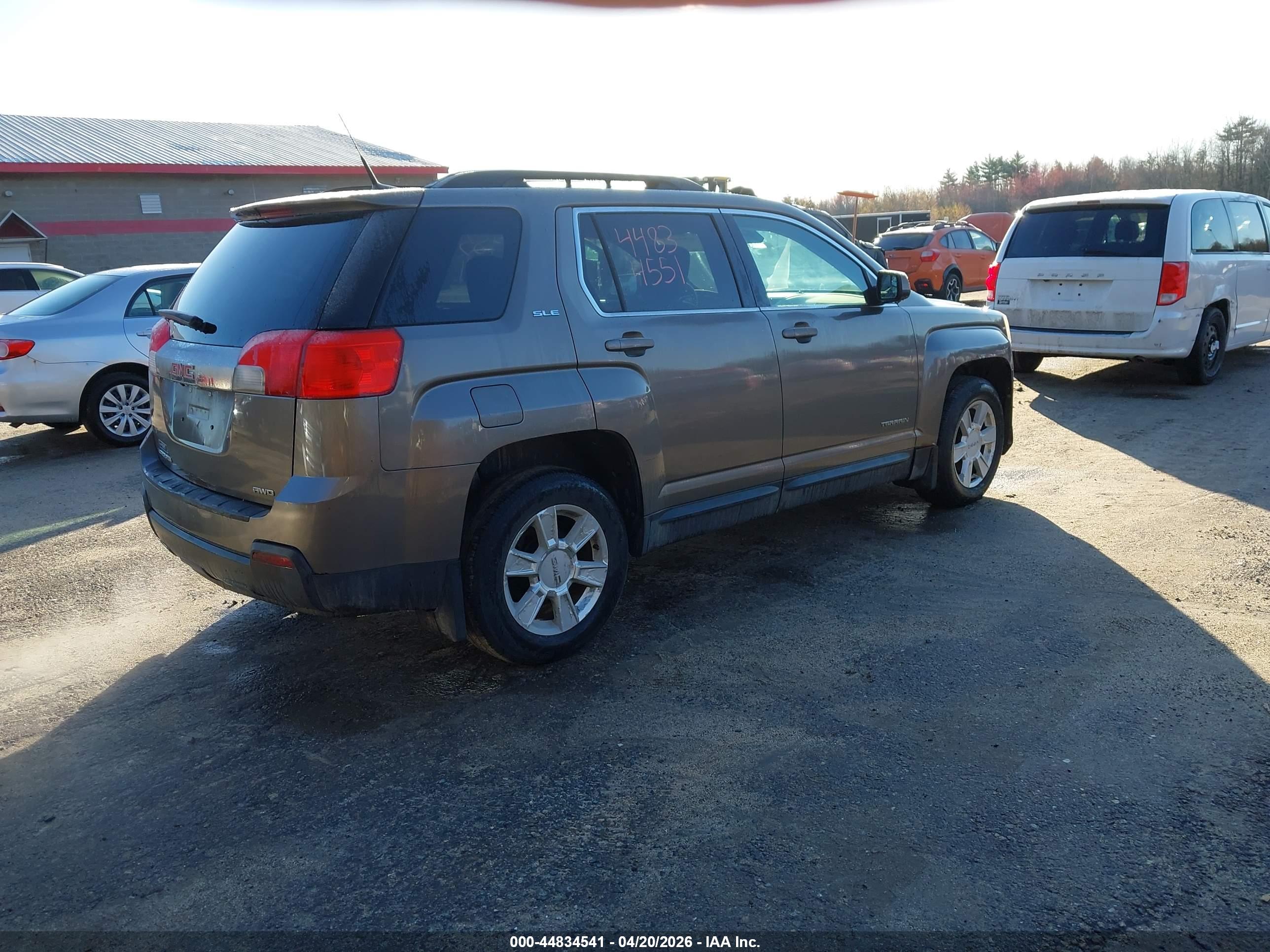 GMC TERRAIN image 4