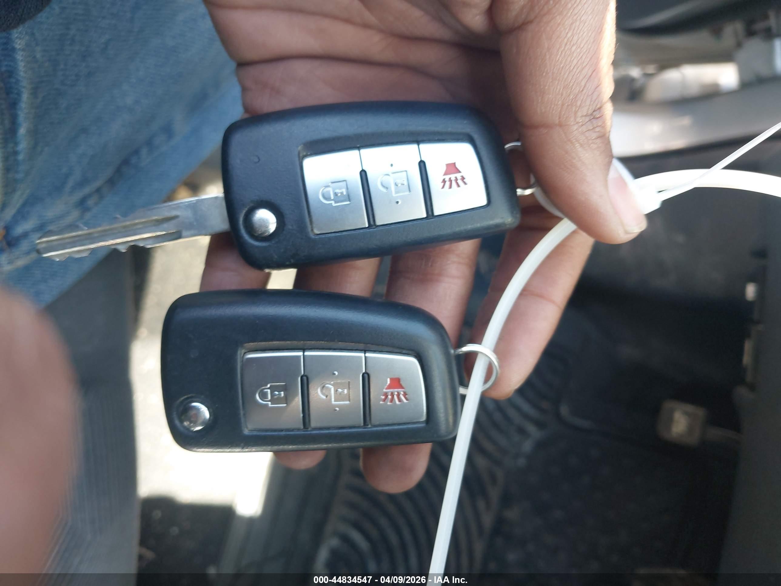 NISSAN ROGUE image 11