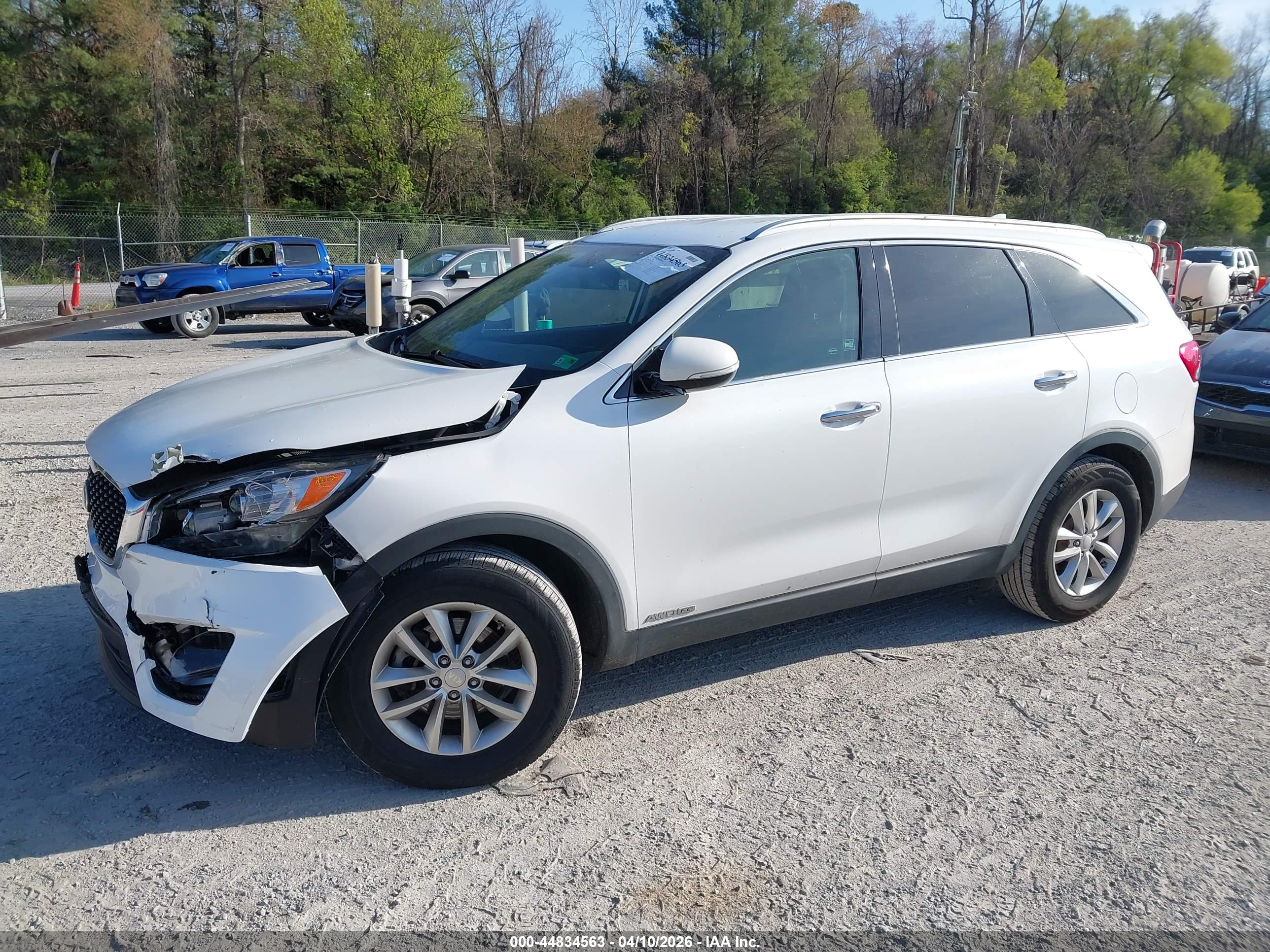 KIA SORENTO image 2