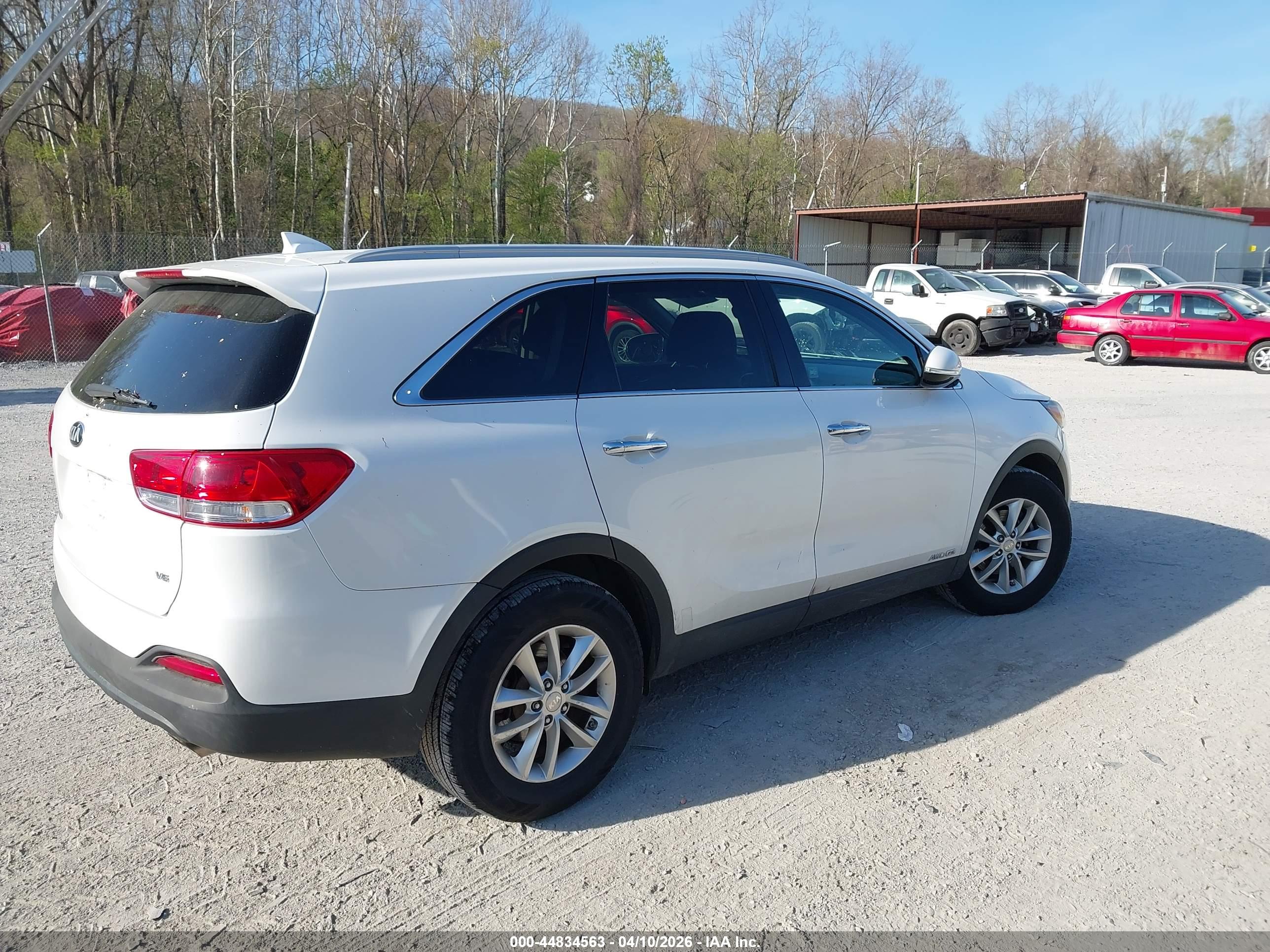 KIA SORENTO image 4