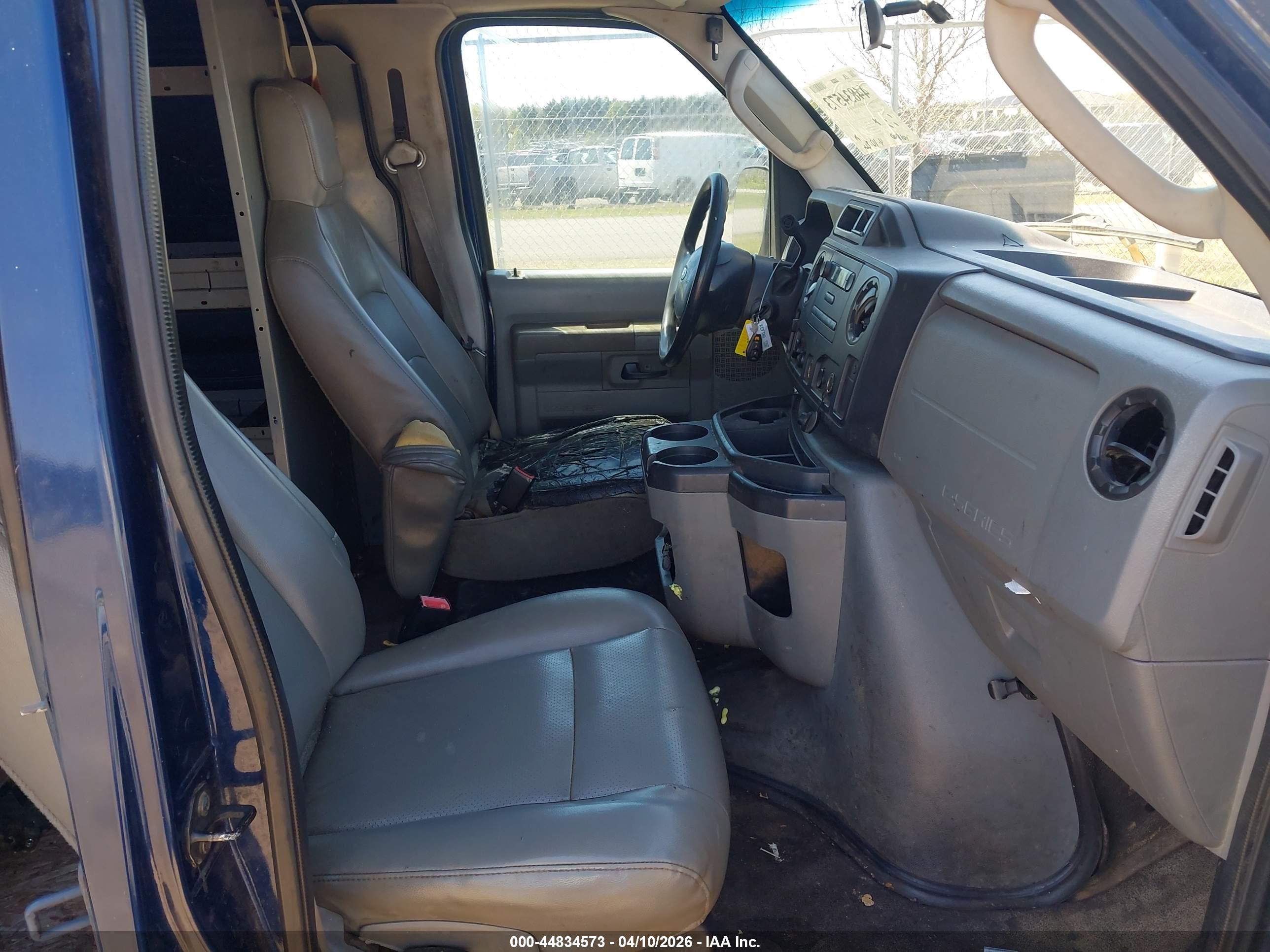 FORD E-250 image 5