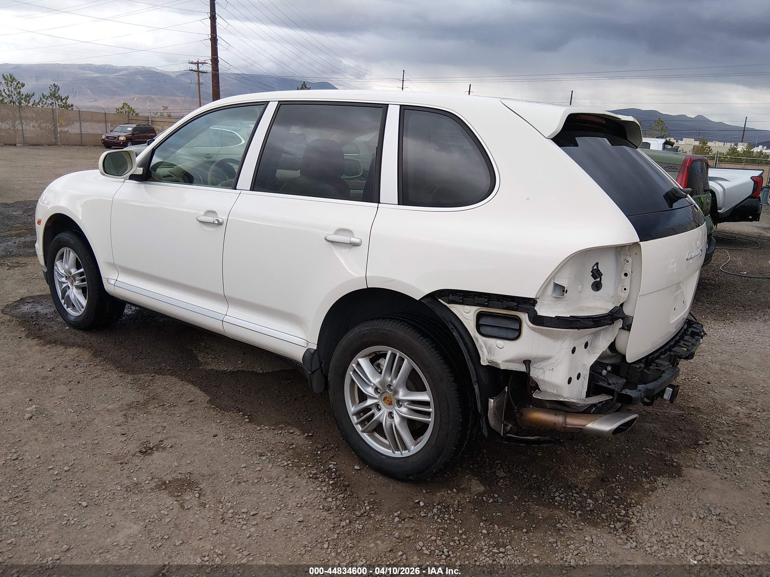 PORSCHE CAYENNE image 3