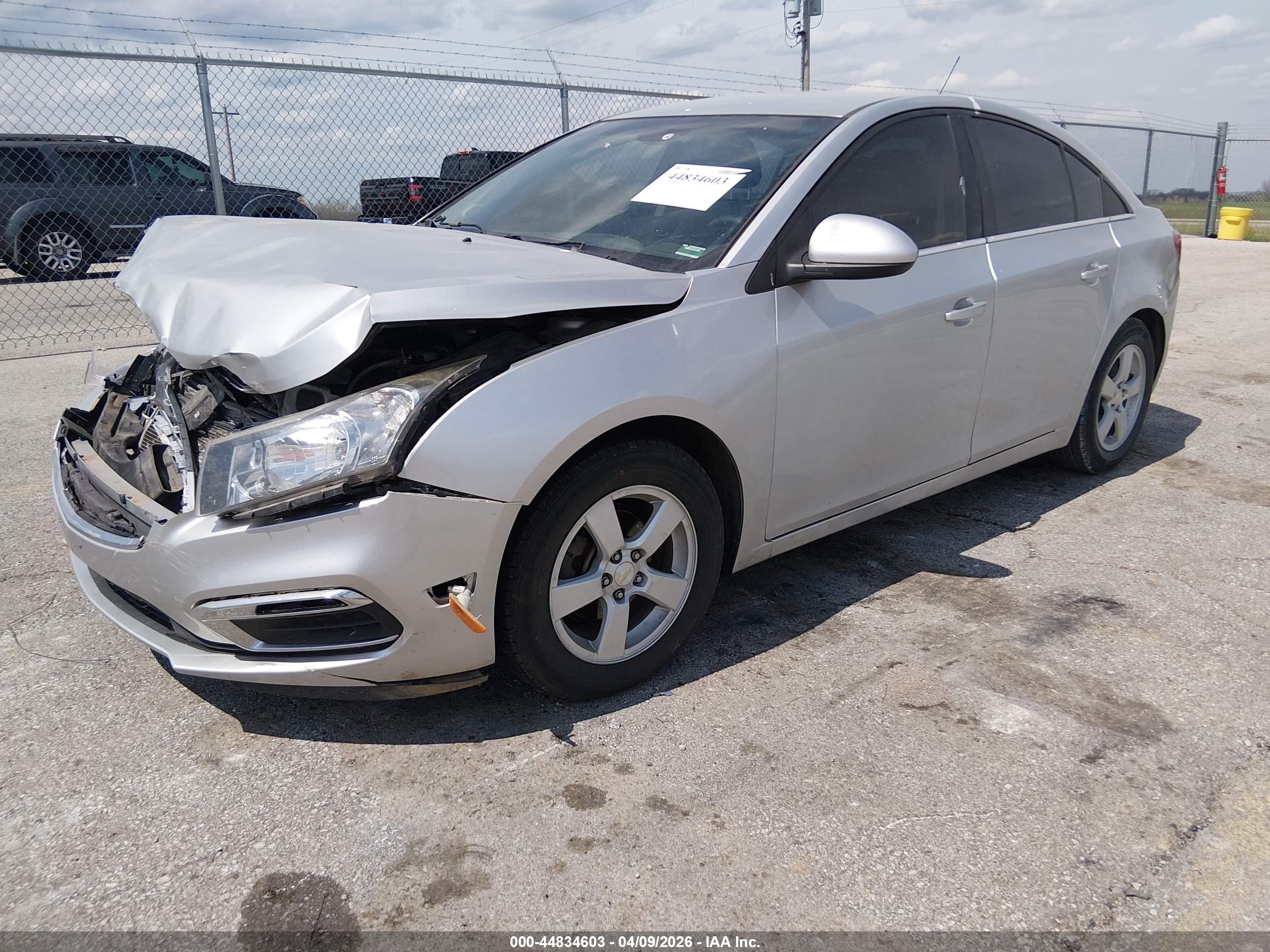 CHEVROLET CRUZE image 2