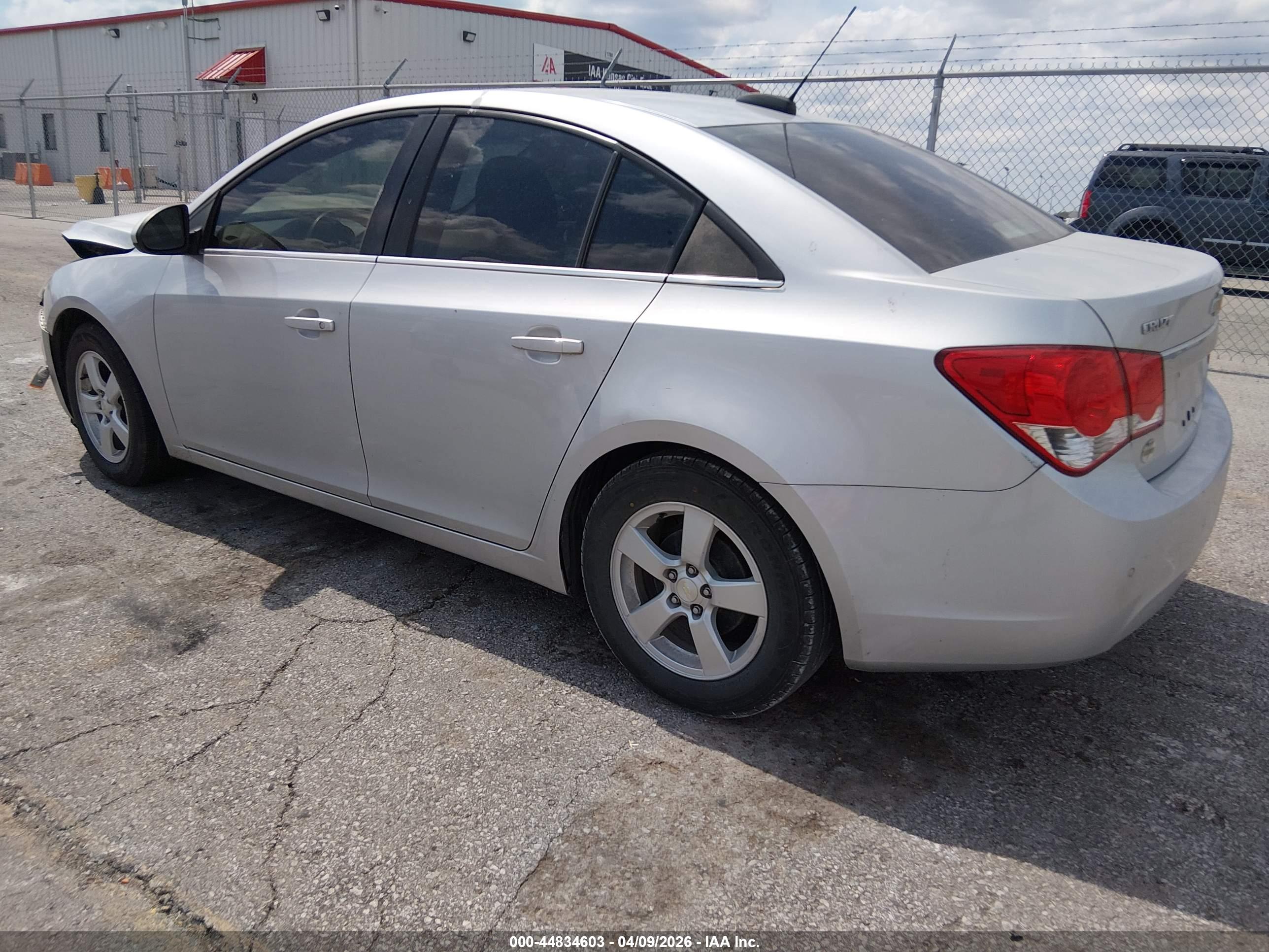 CHEVROLET CRUZE image 3