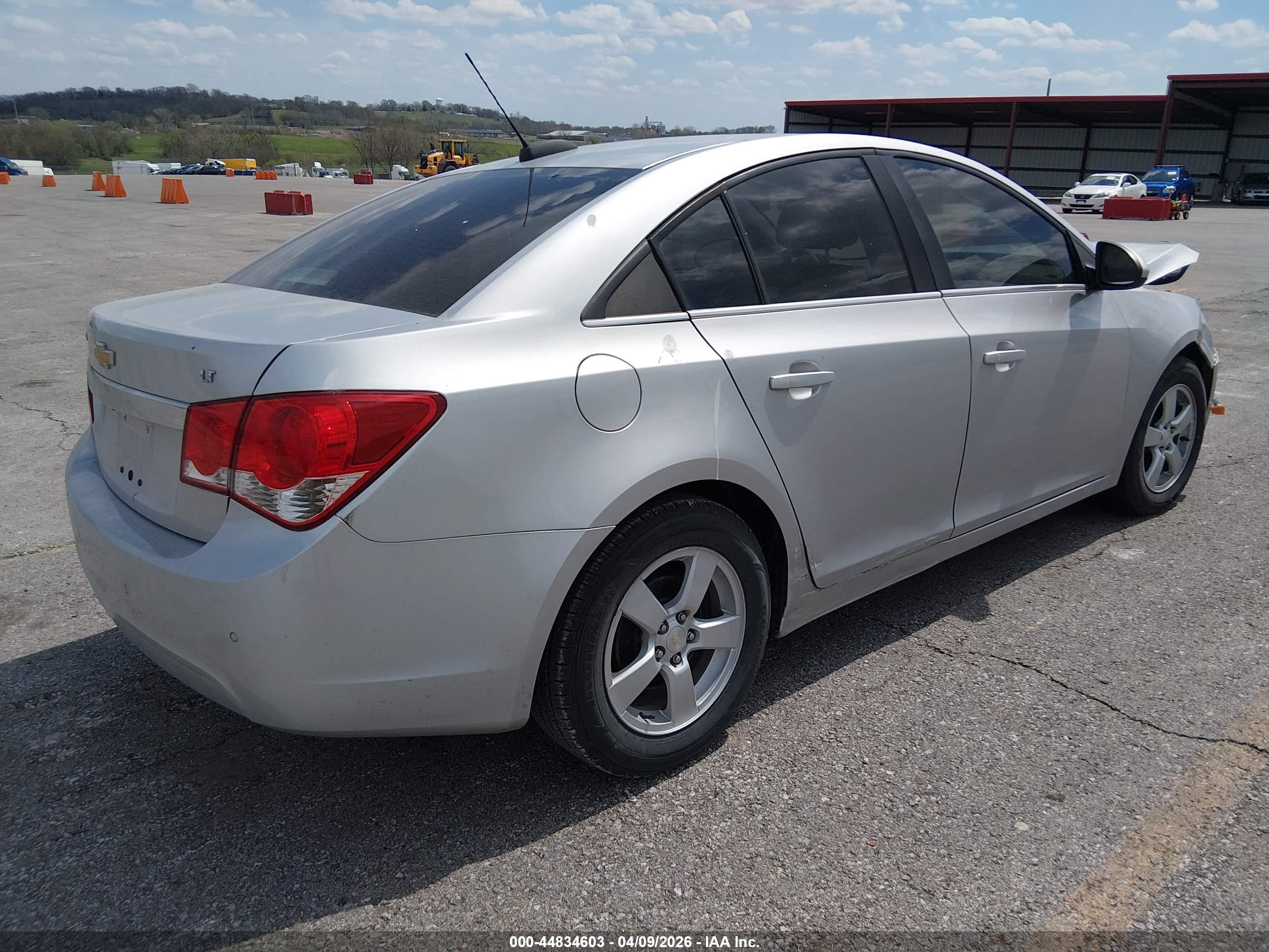 CHEVROLET CRUZE image 4