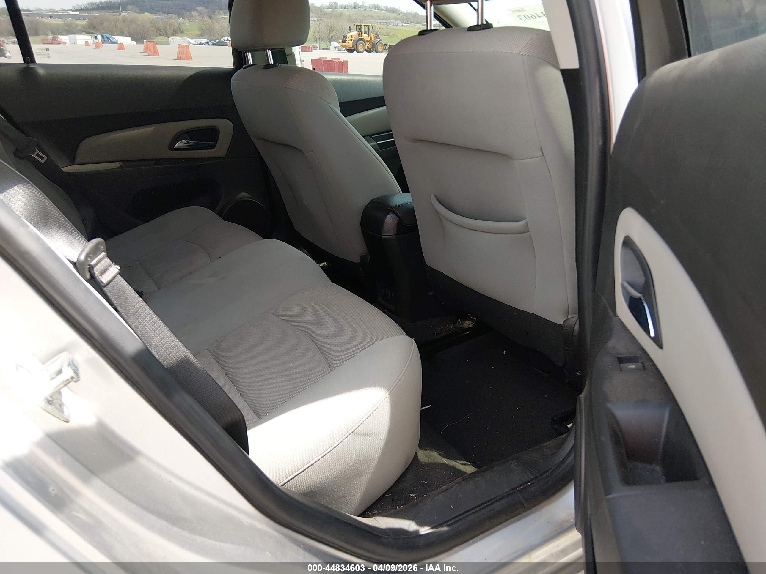 CHEVROLET CRUZE image 8