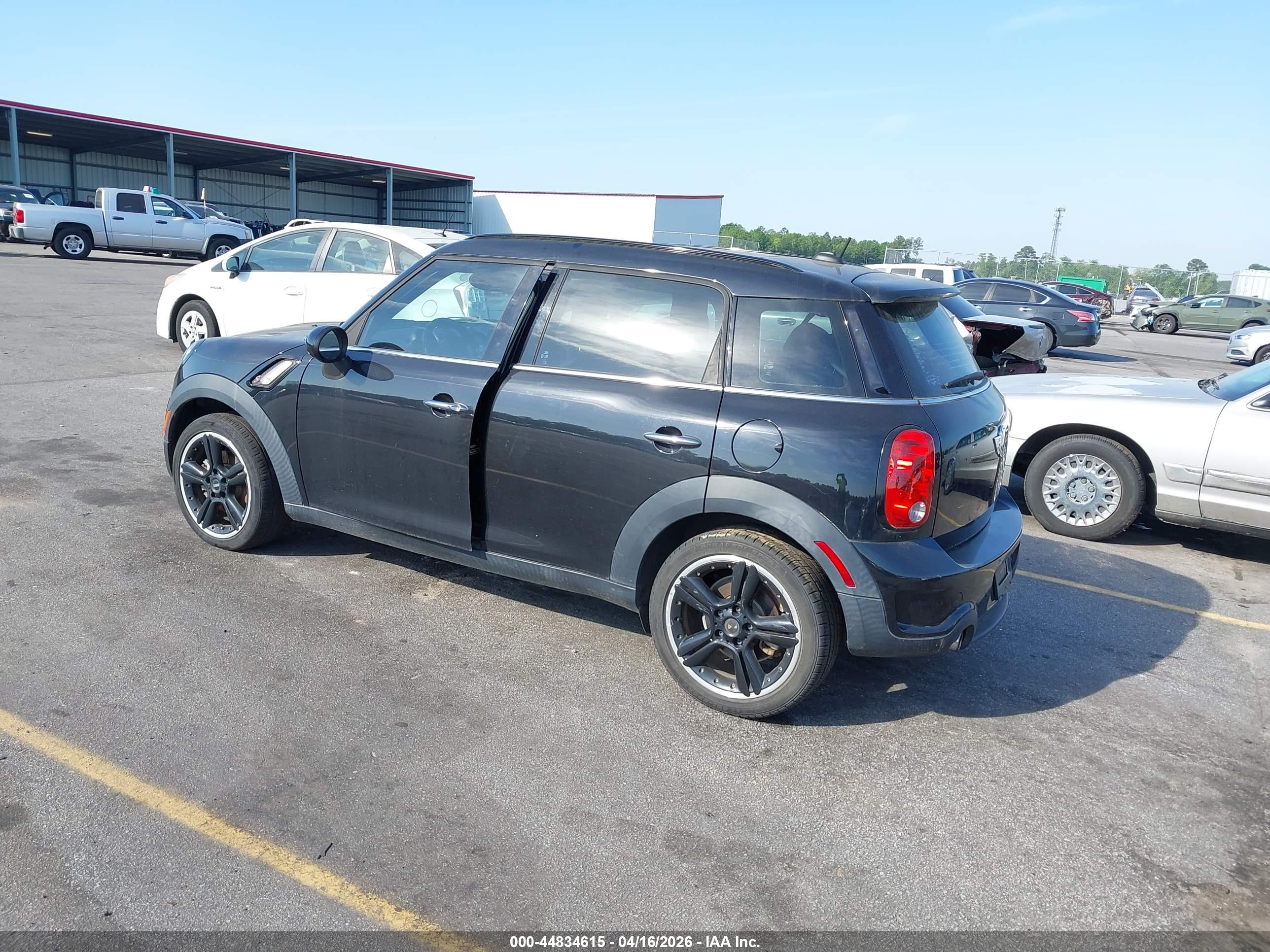 MINI COUNTRYMAN image 3