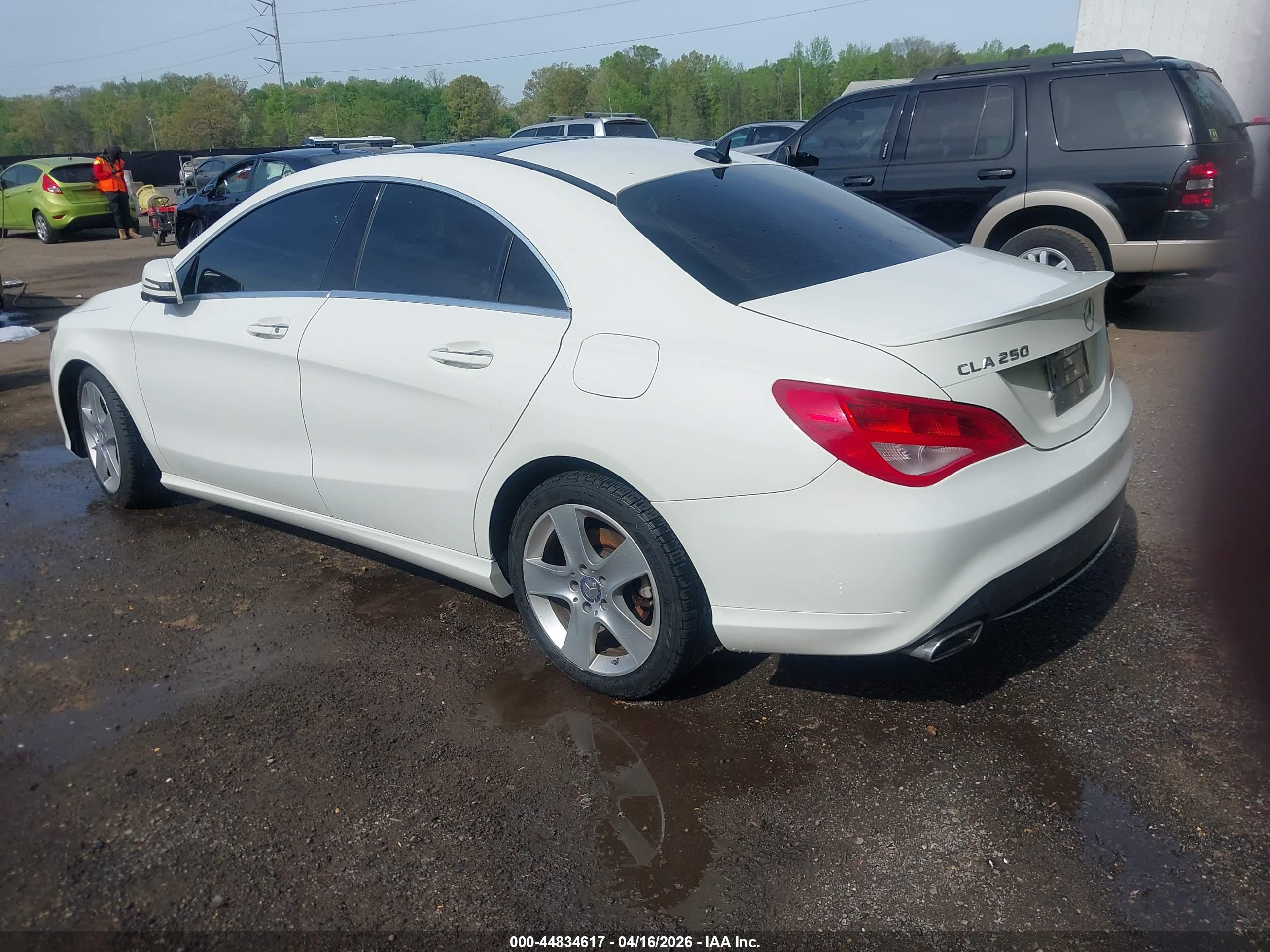 MERCEDES-BENZ CLA image 3