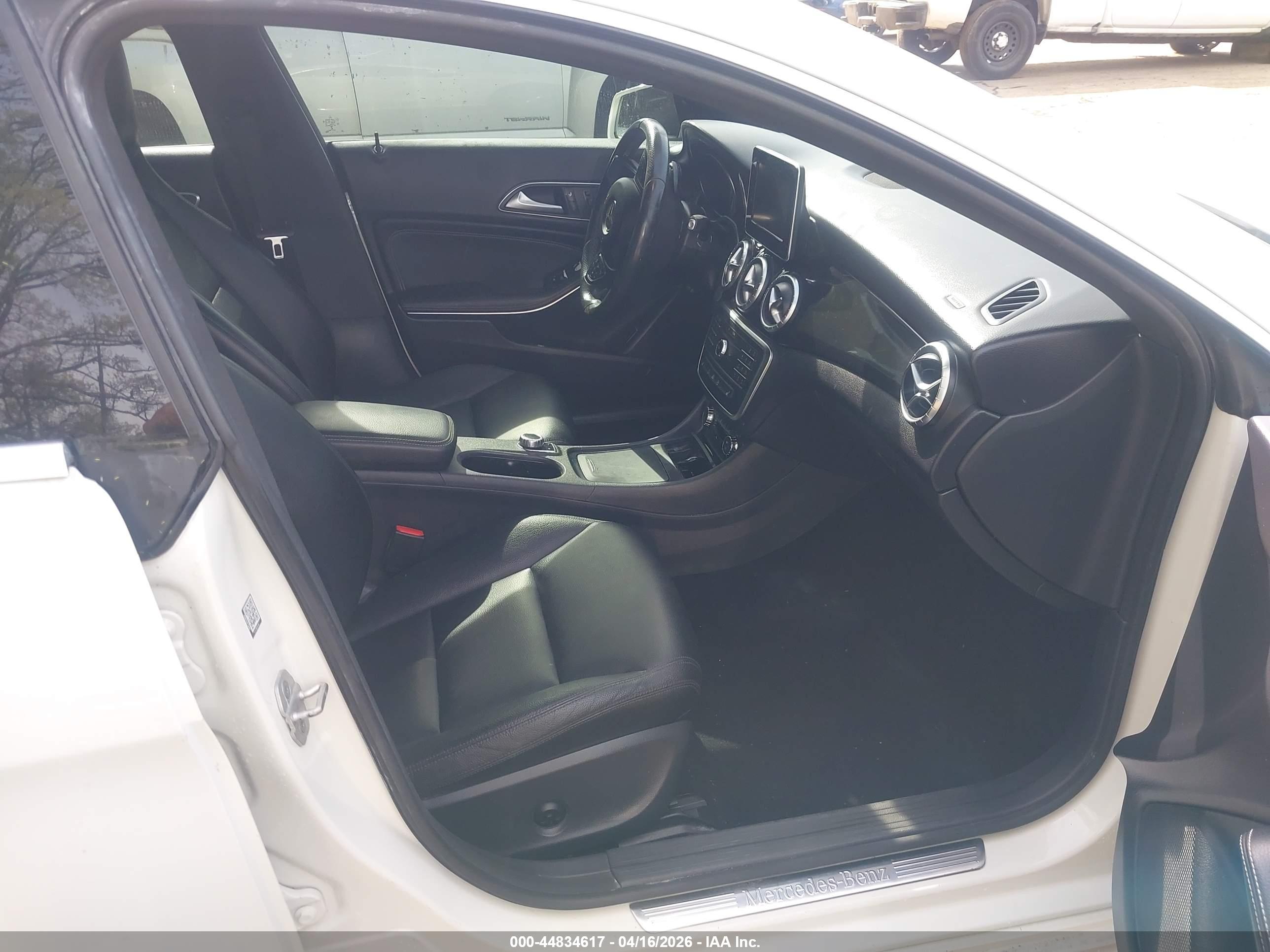 MERCEDES-BENZ CLA image 5