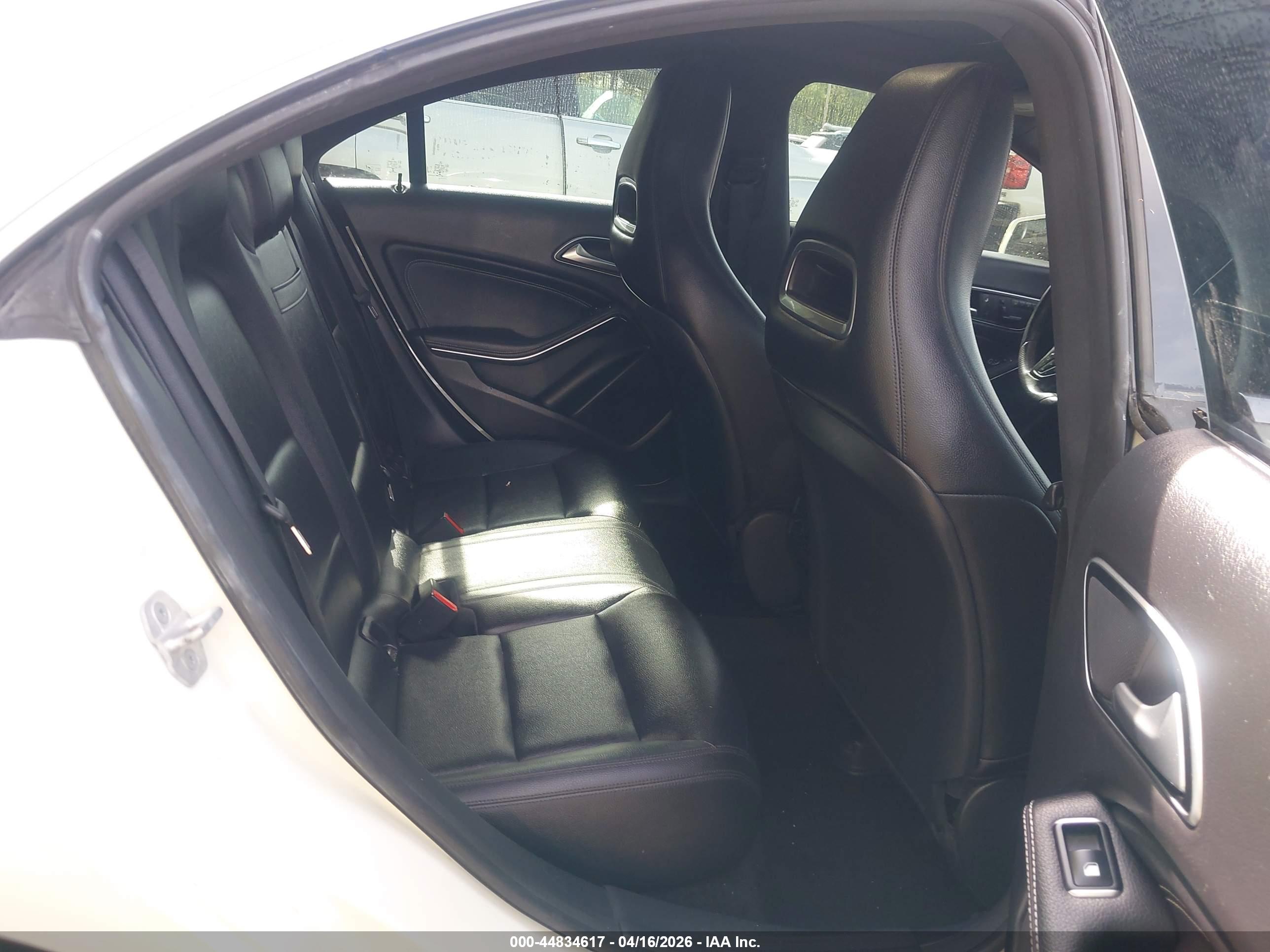 MERCEDES-BENZ CLA image 8