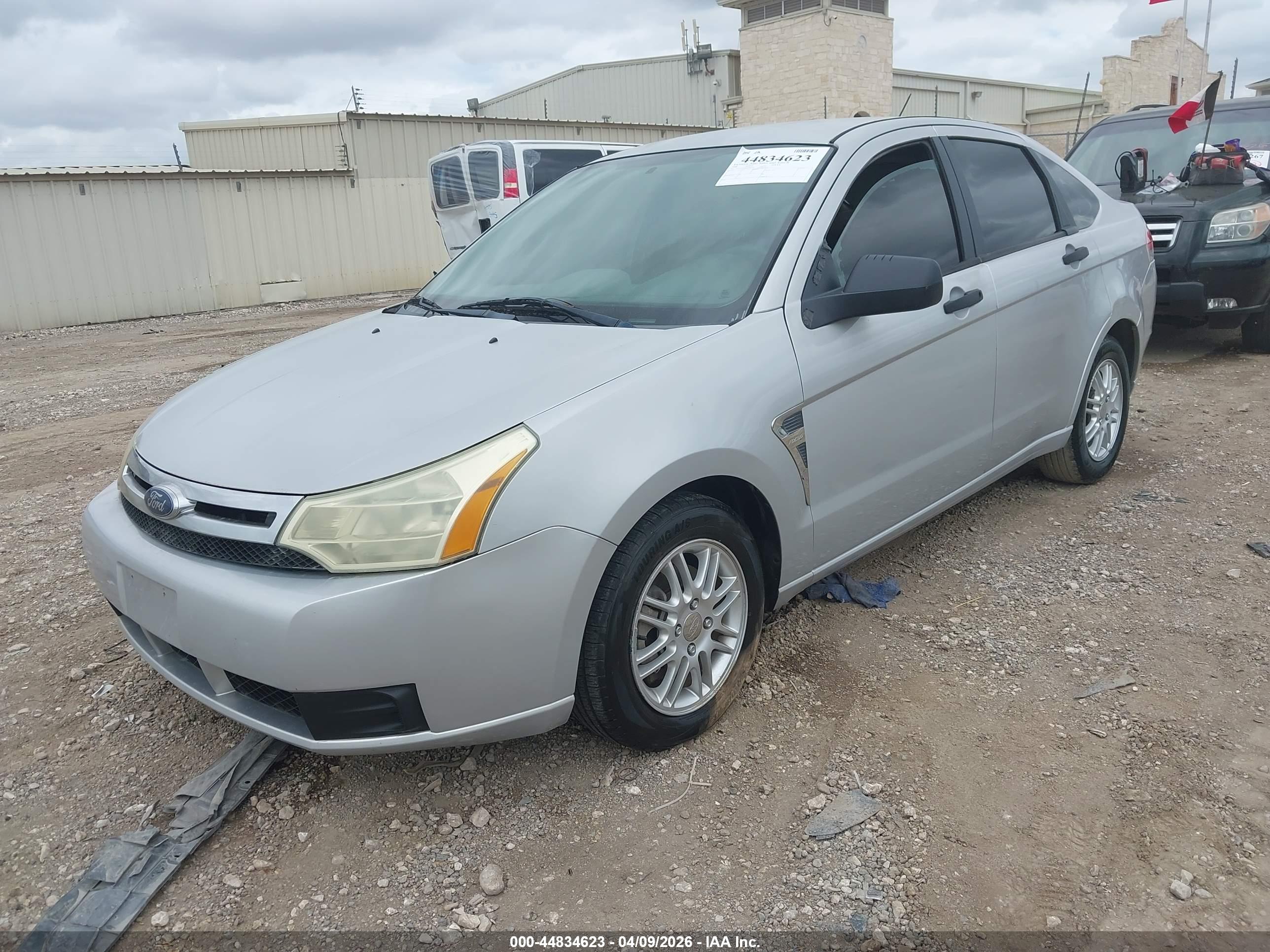 FORD FOCUS image 2