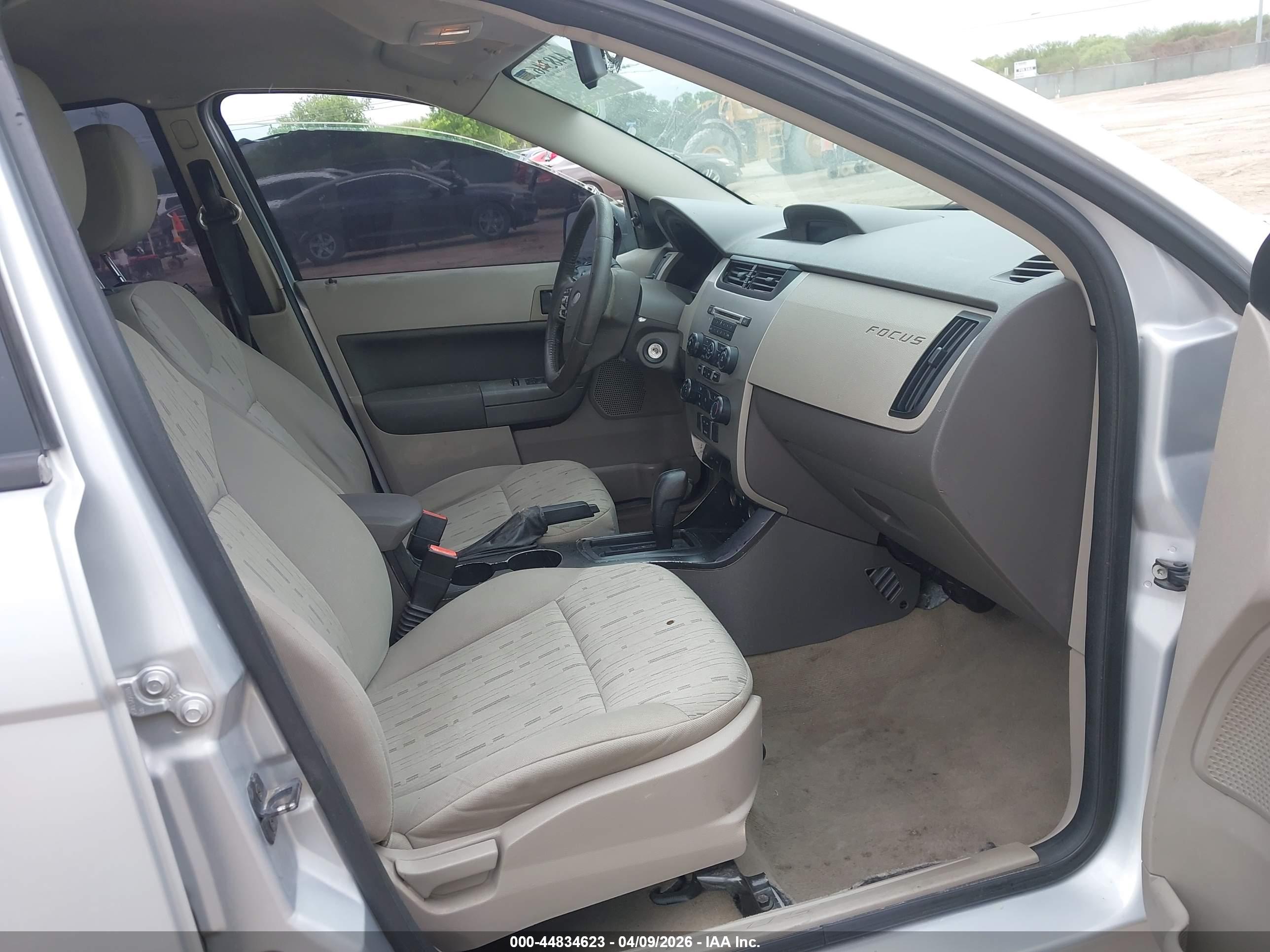 FORD FOCUS image 5