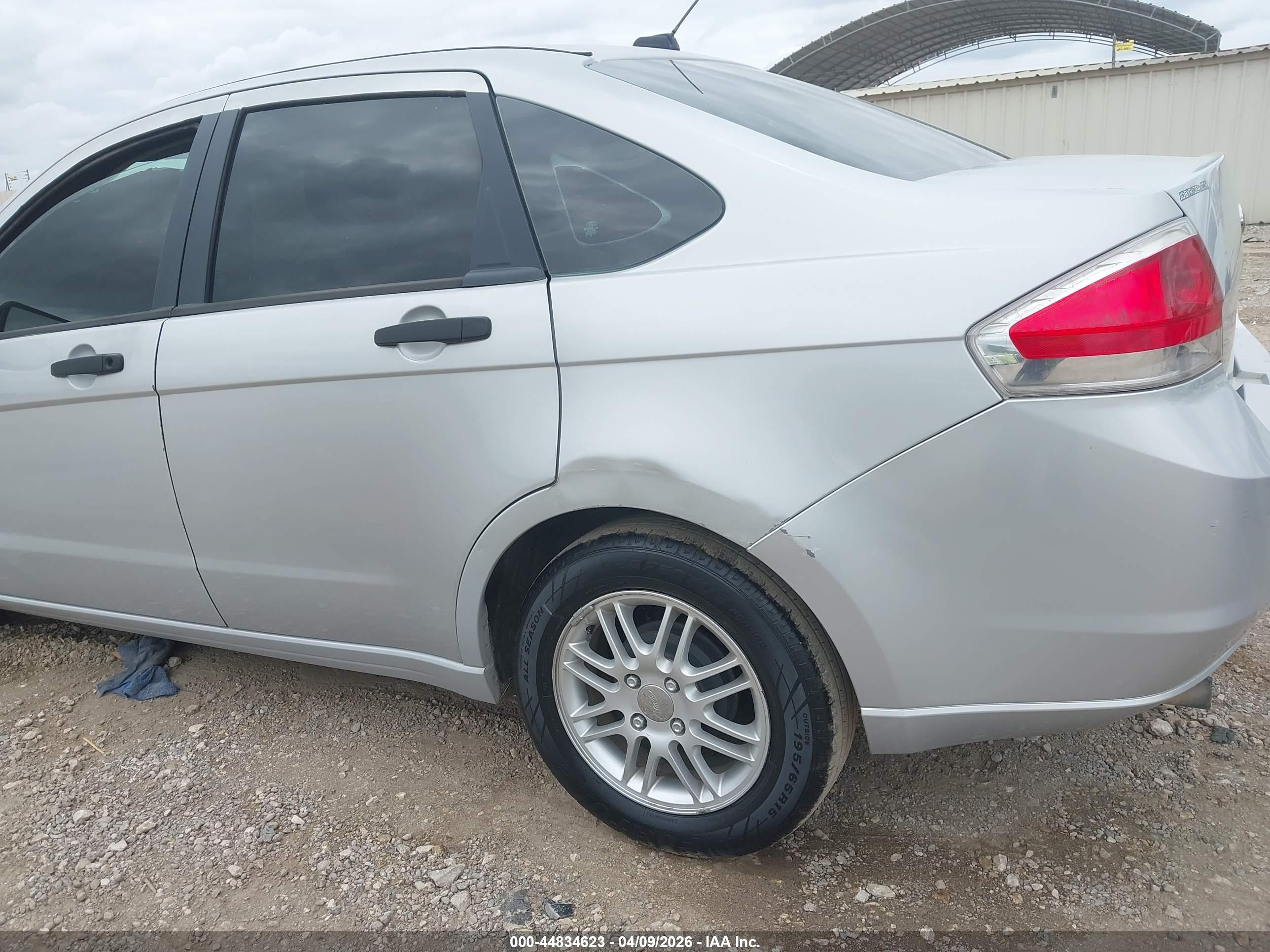 FORD FOCUS image 6