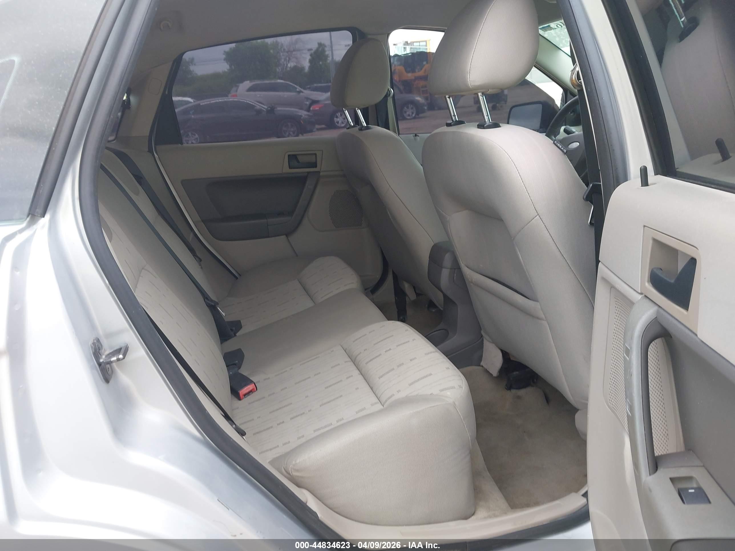FORD FOCUS image 8