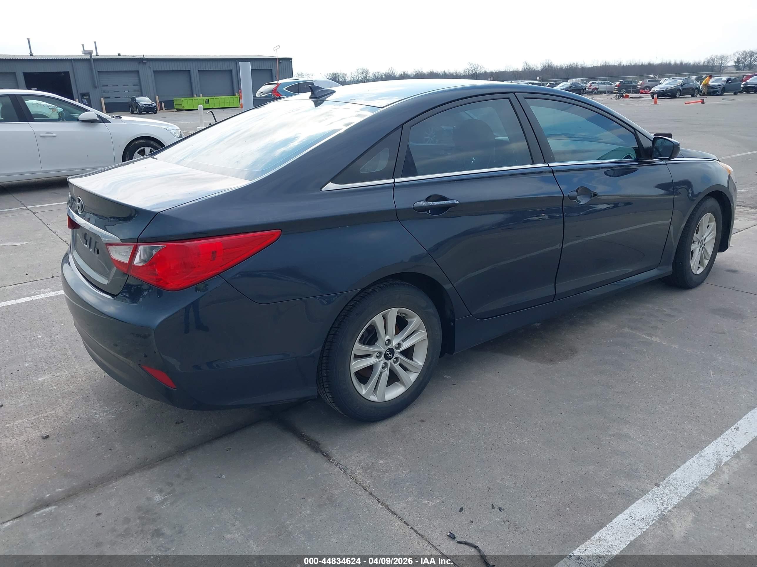 HYUNDAI SONATA image 4