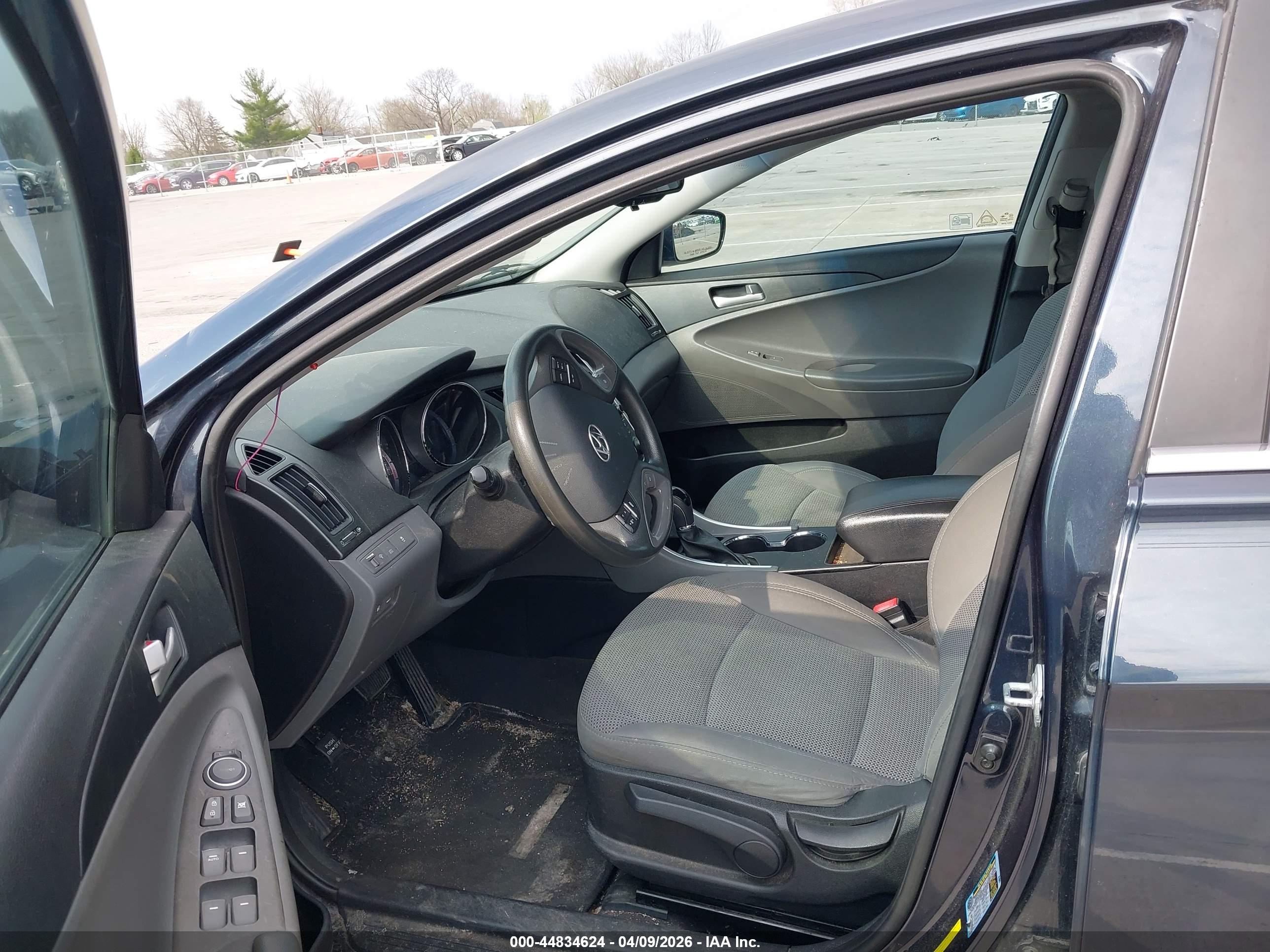 HYUNDAI SONATA image 5