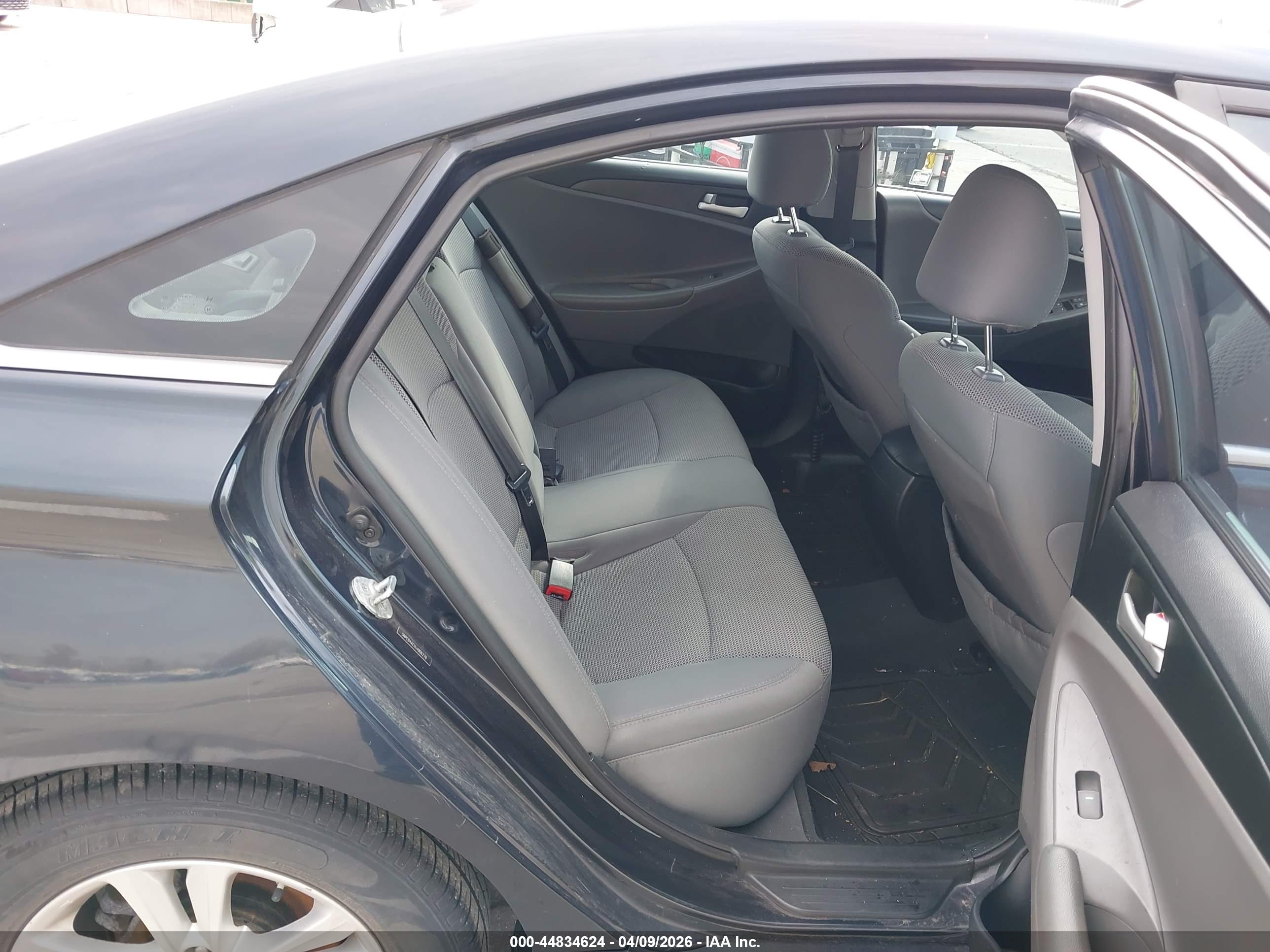 HYUNDAI SONATA image 8