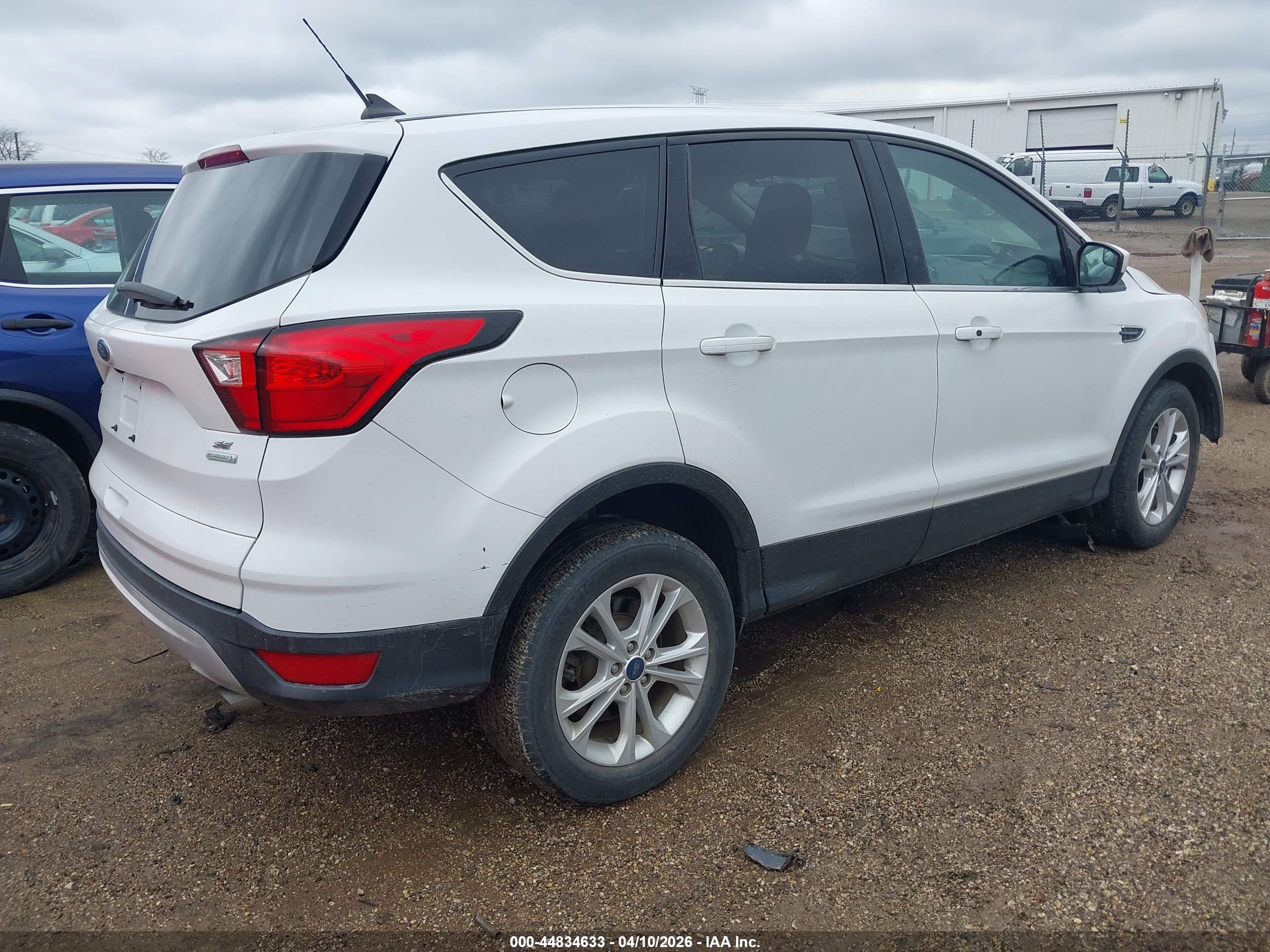 FORD ESCAPE image 4