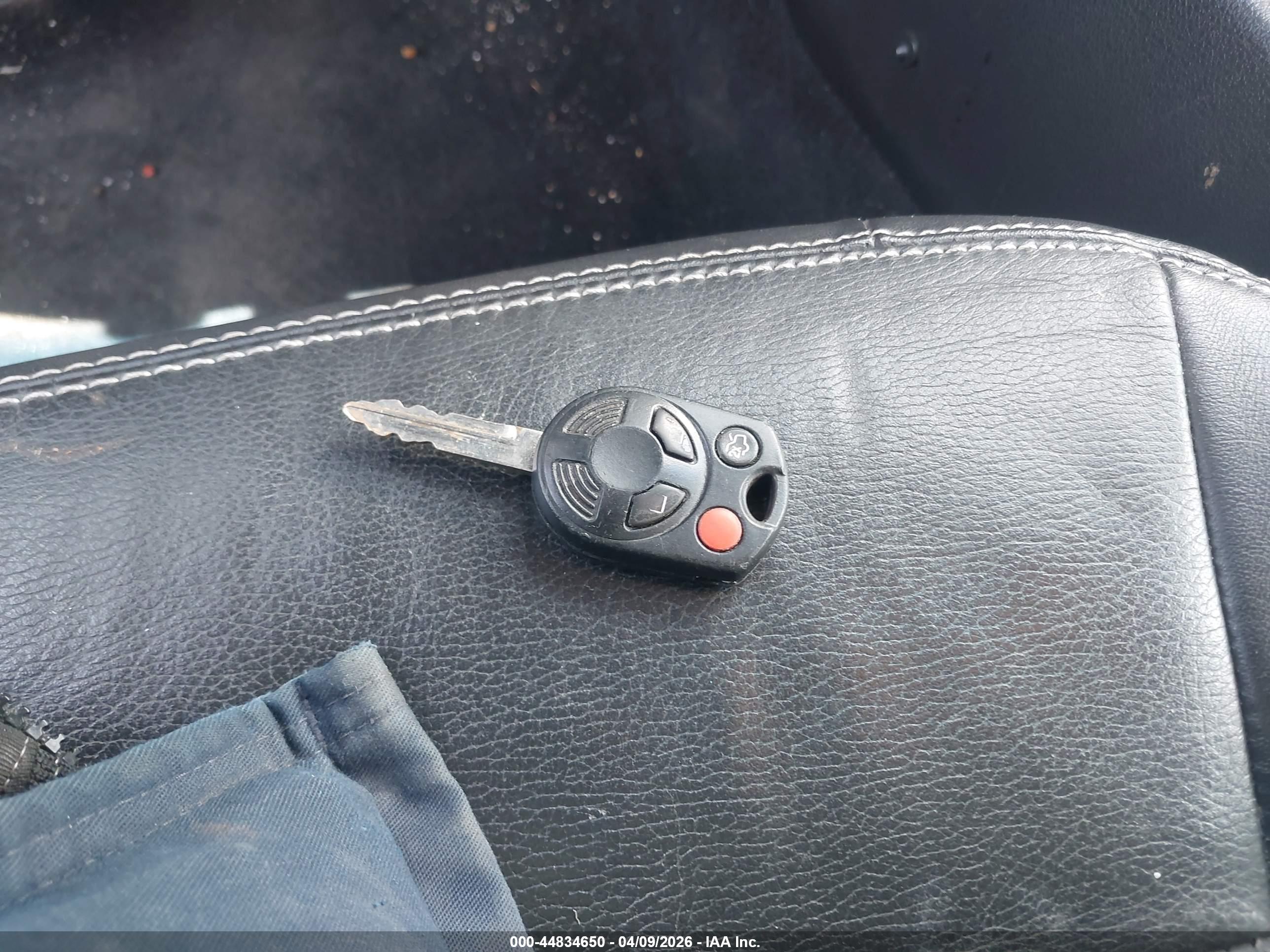 FORD FUSION image 11