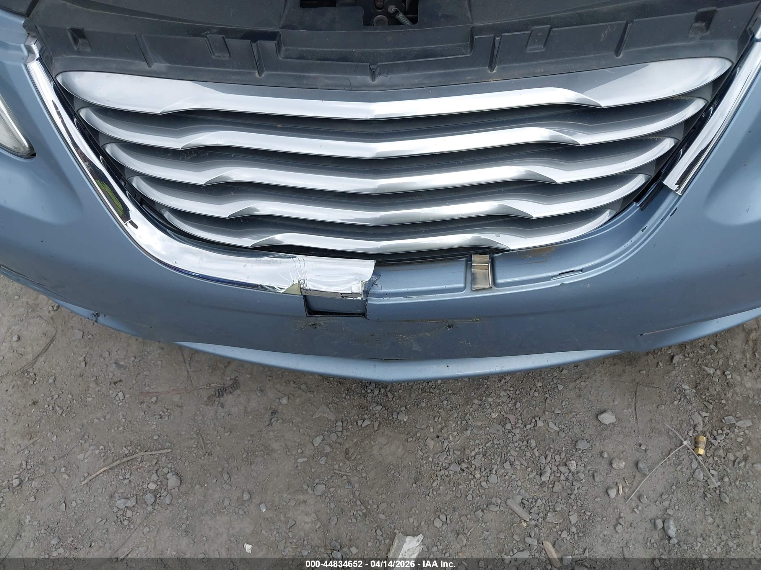 CHRYSLER 200 image 6