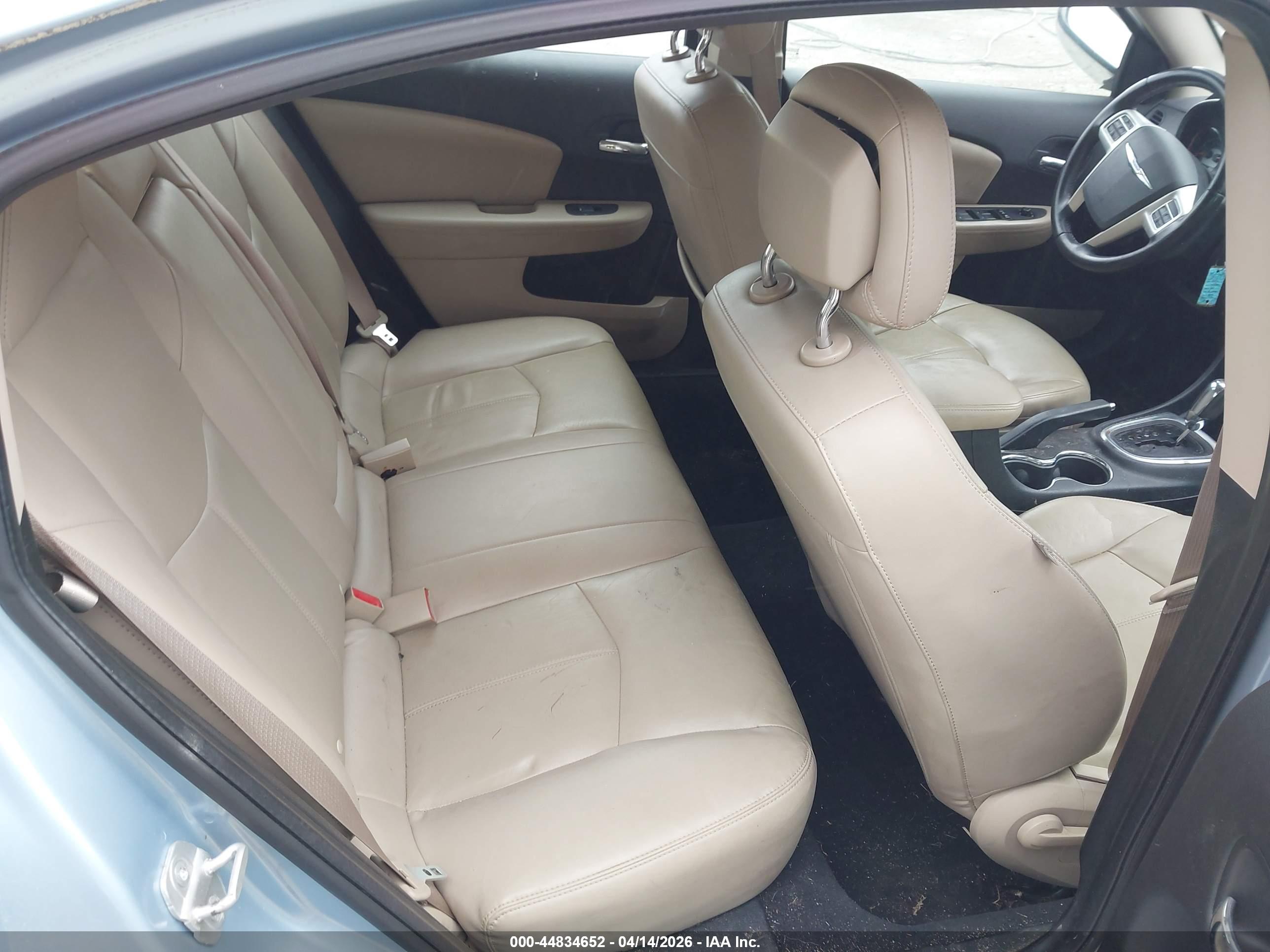 CHRYSLER 200 image 8