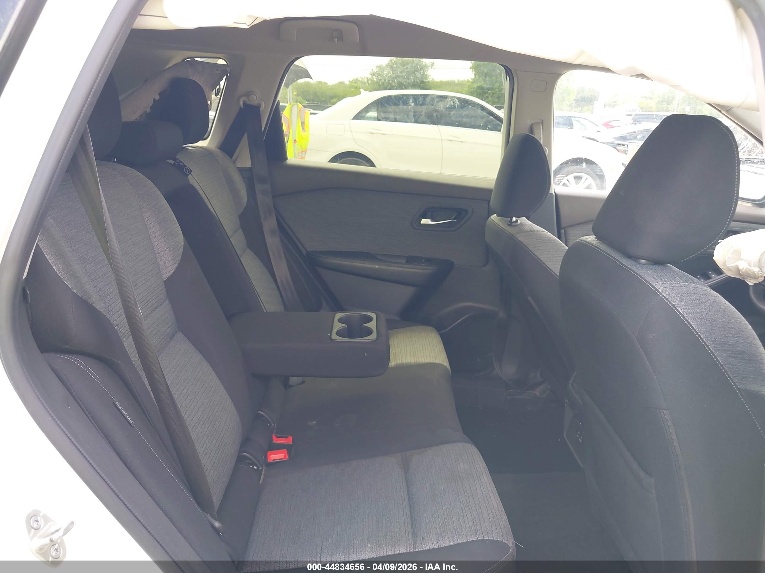NISSAN ROGUE image 8