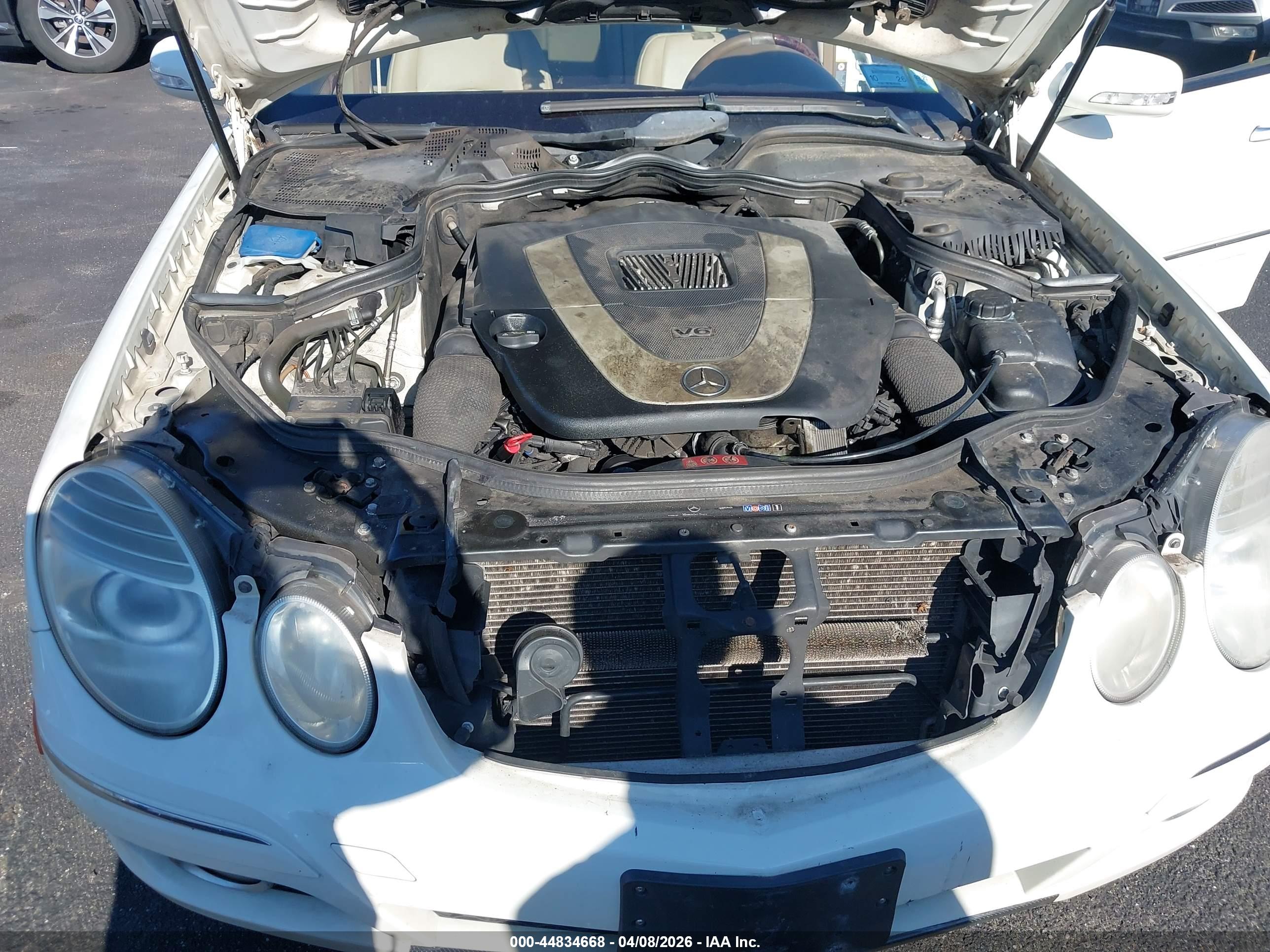 MERCEDES-BENZ E image 10