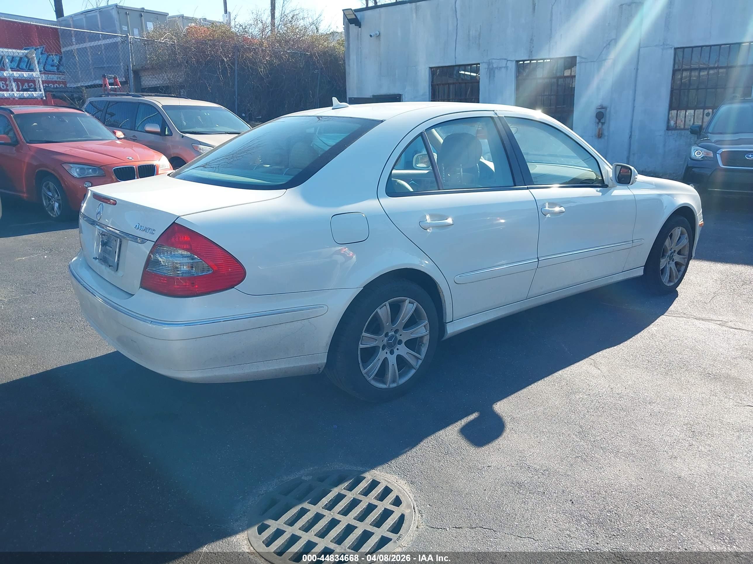 MERCEDES-BENZ E image 4