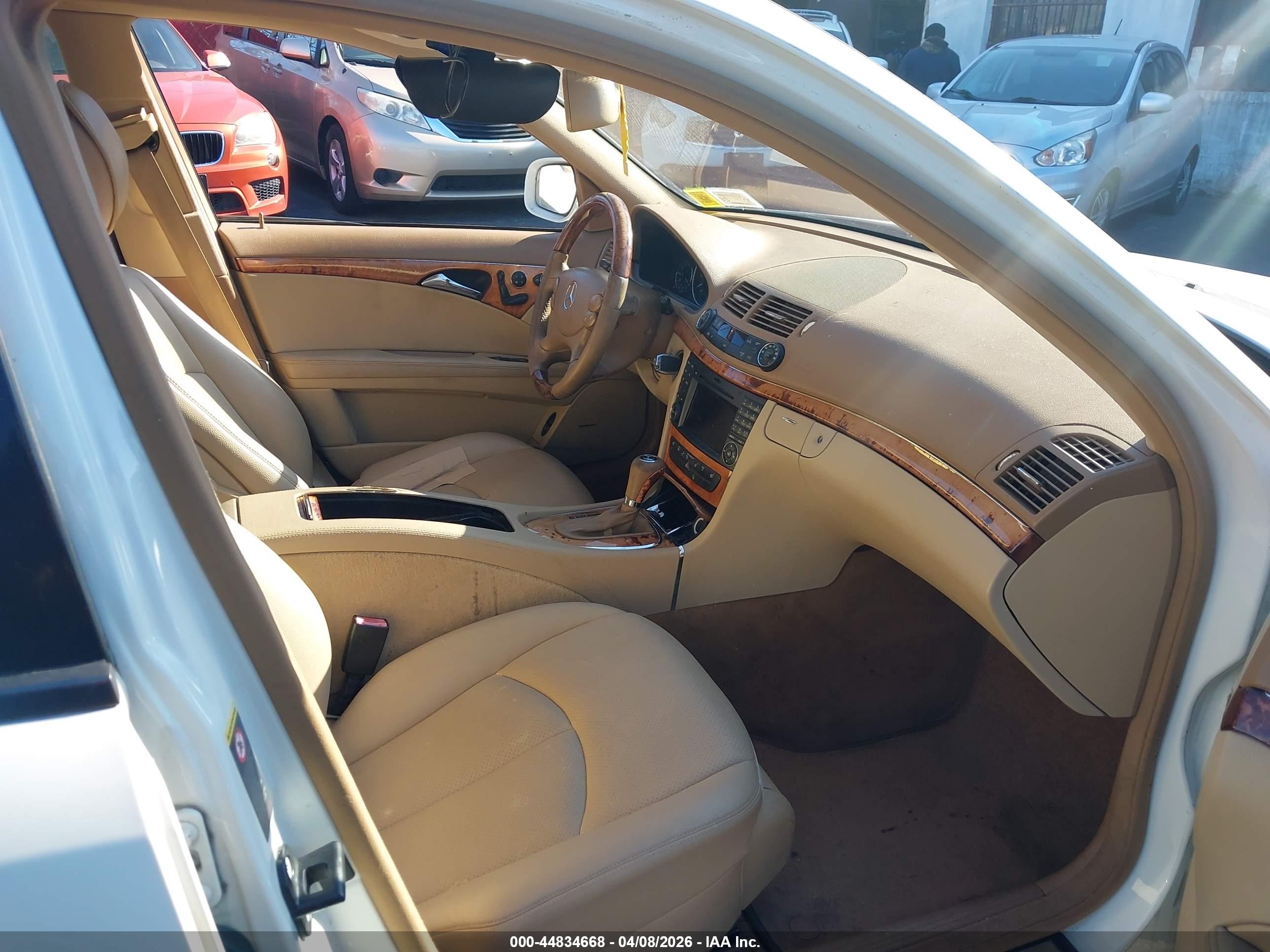 MERCEDES-BENZ E image 5