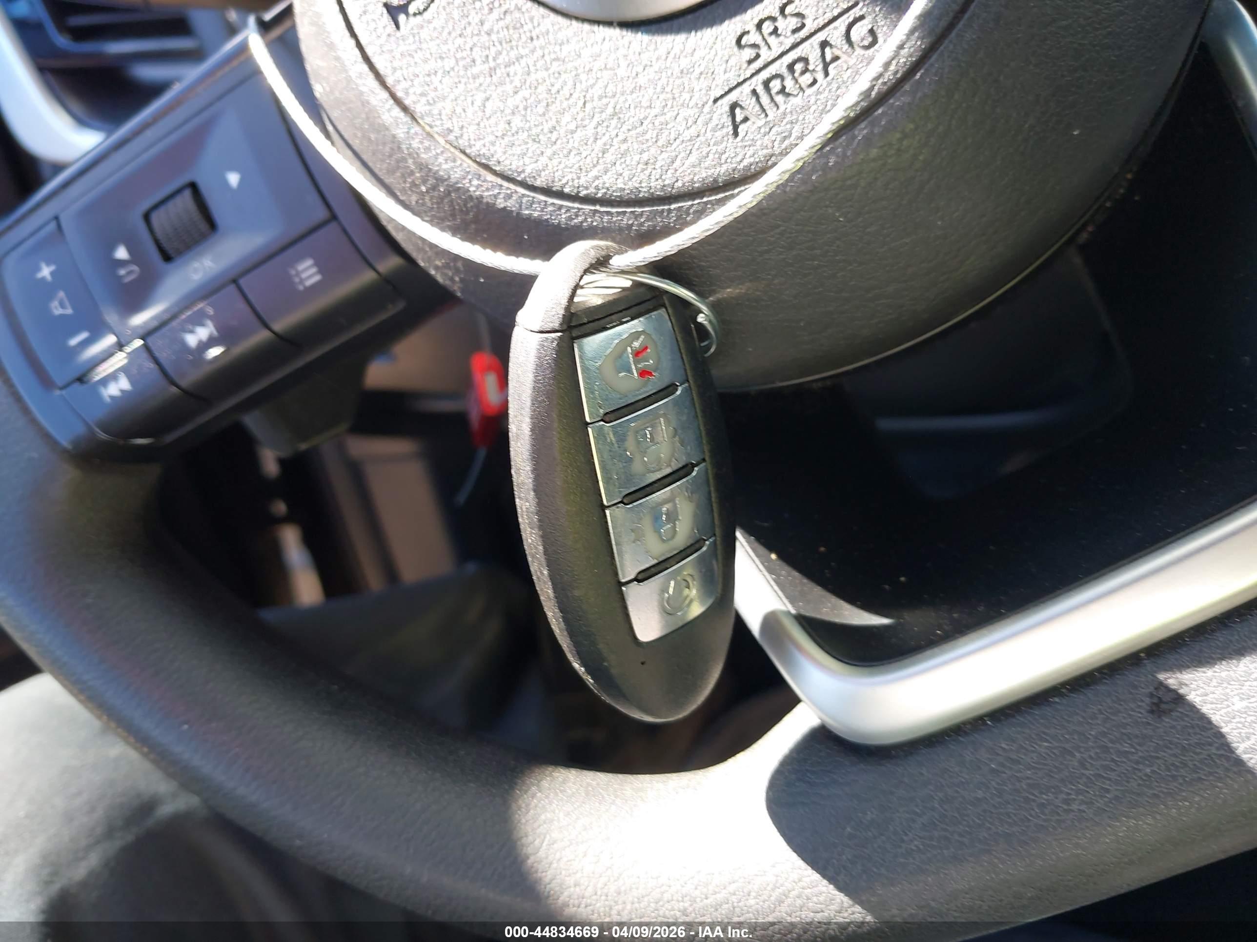 NISSAN ROGUE image 11