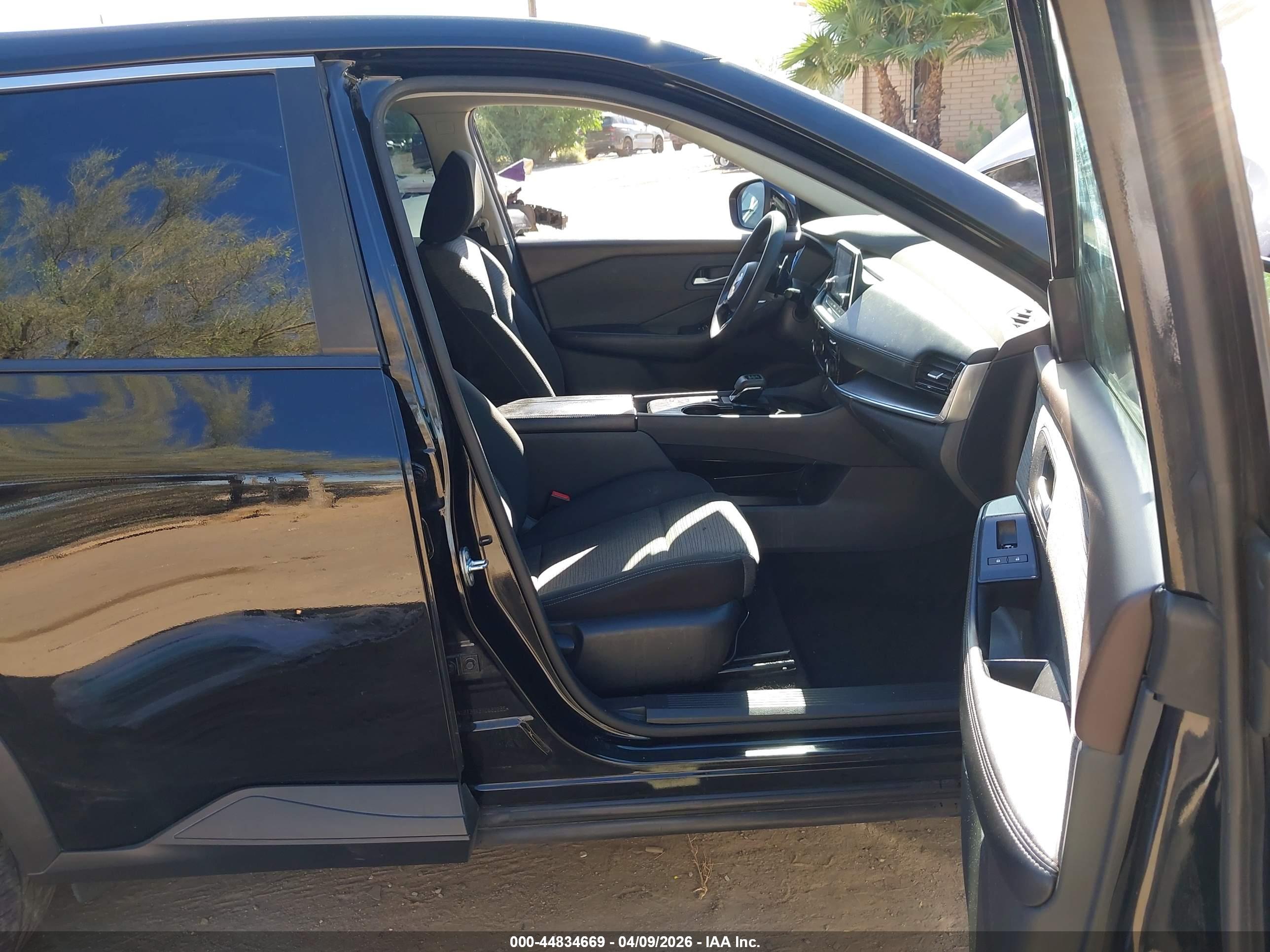 NISSAN ROGUE image 5