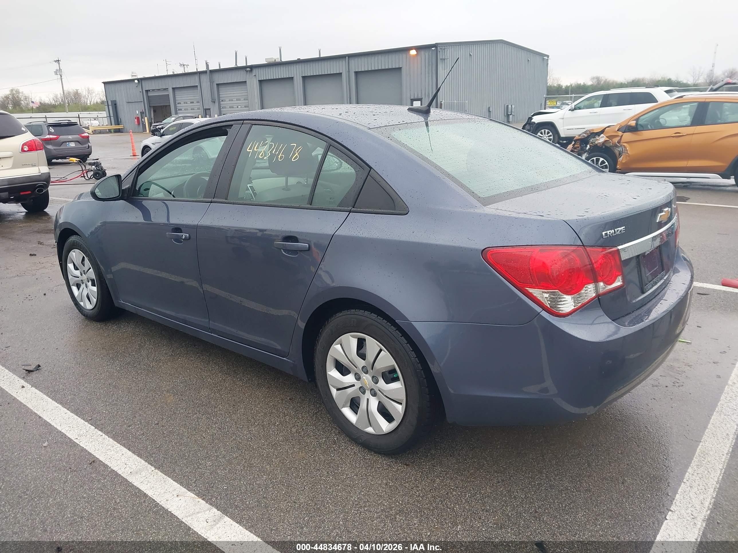CHEVROLET CRUZE image 3