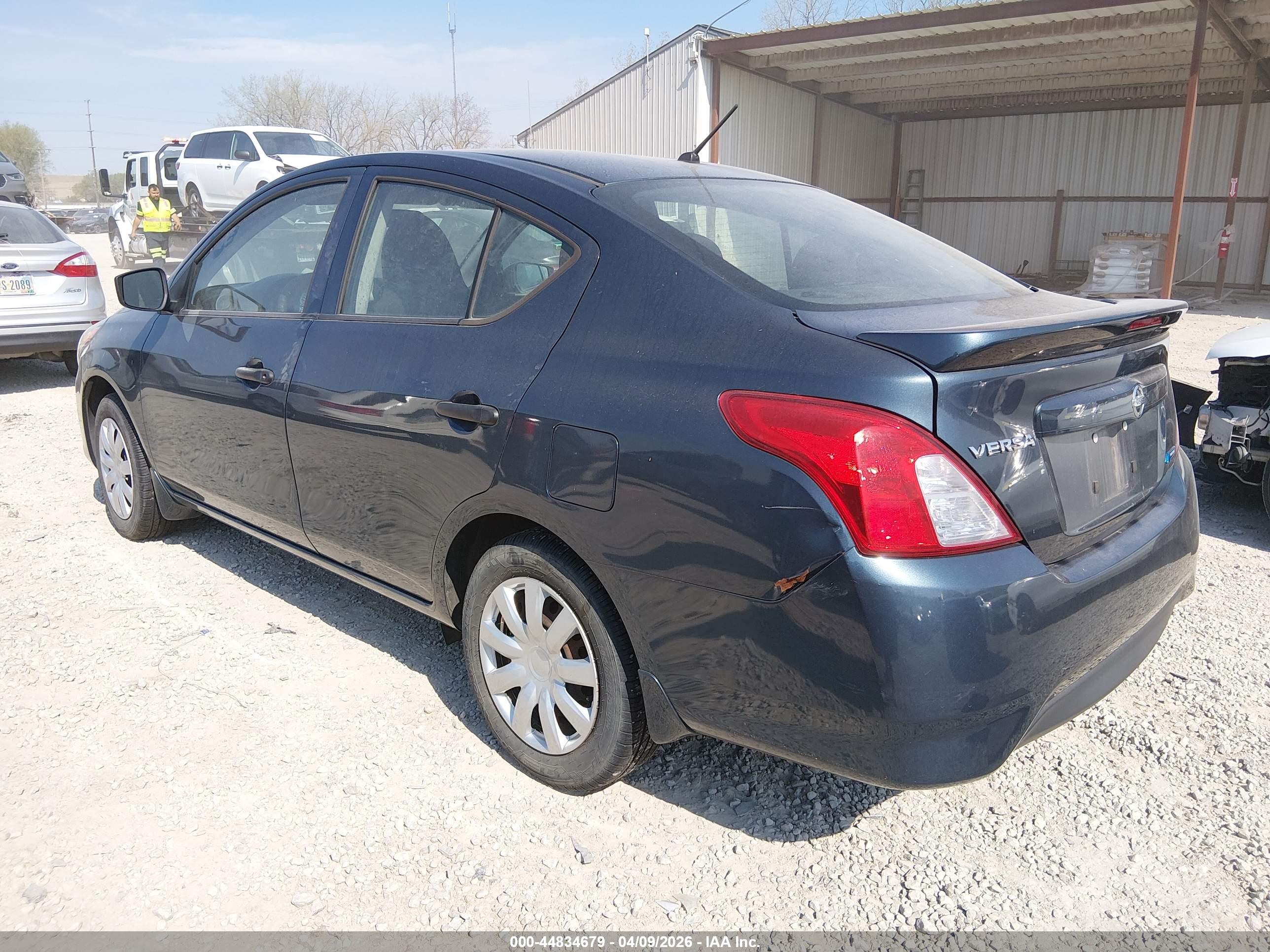 NISSAN VERSA image 3