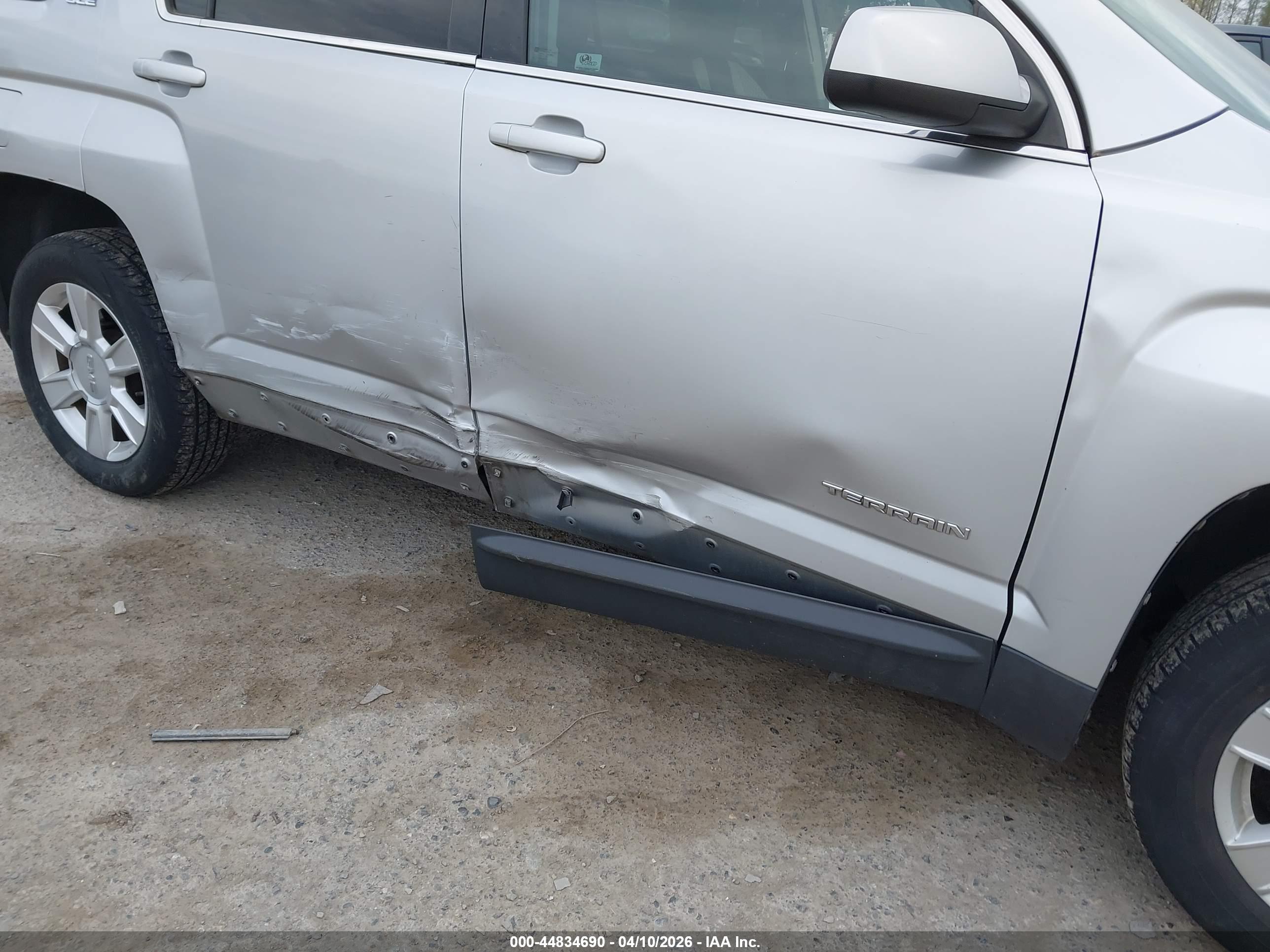 GMC TERRAIN image 6