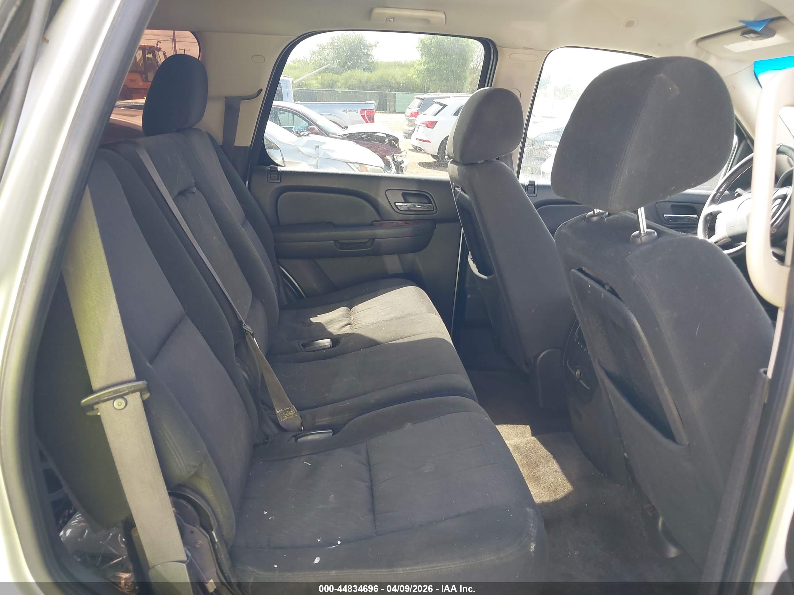 GMC YUKON image 8