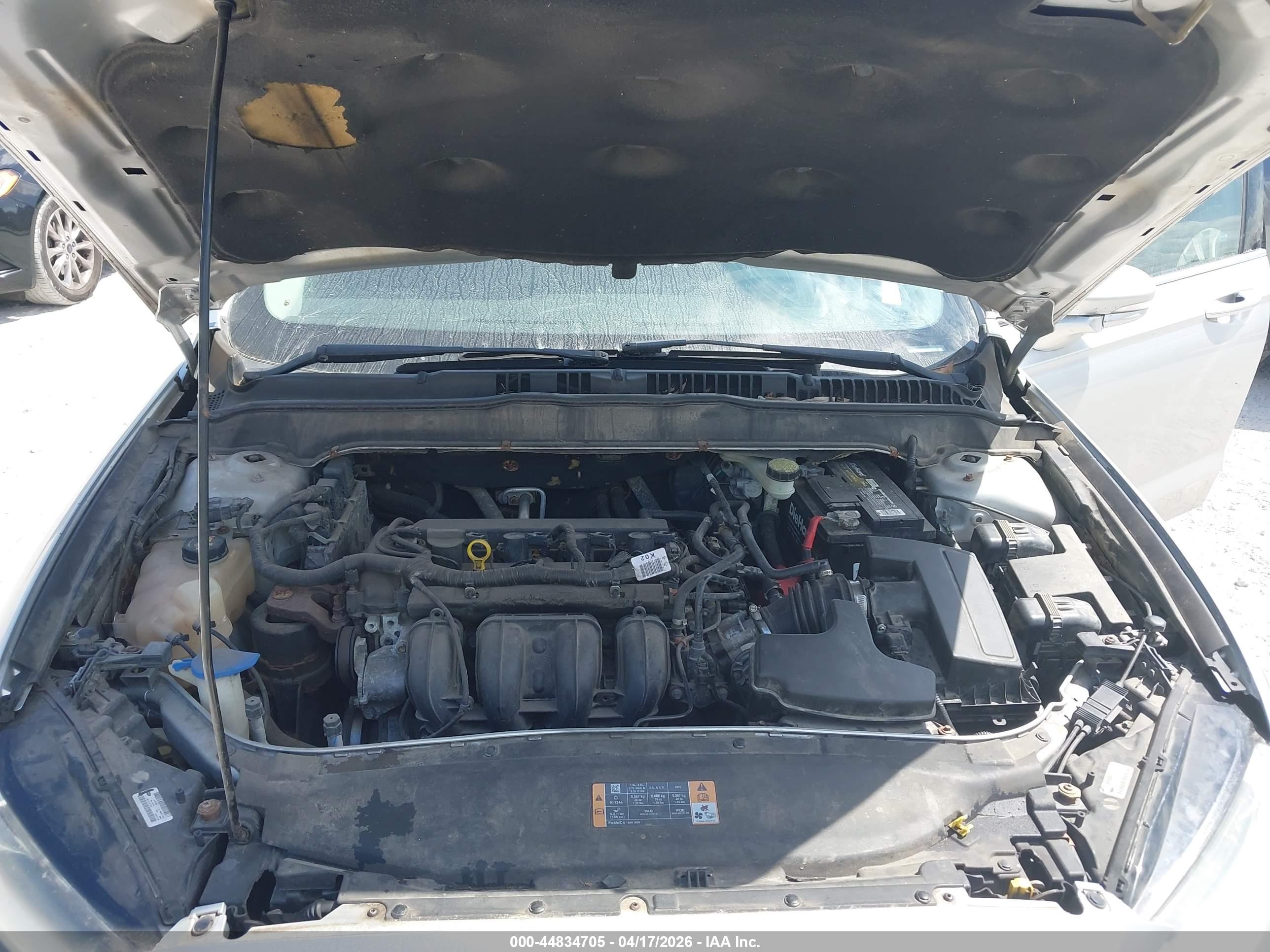 FORD FUSION image 10