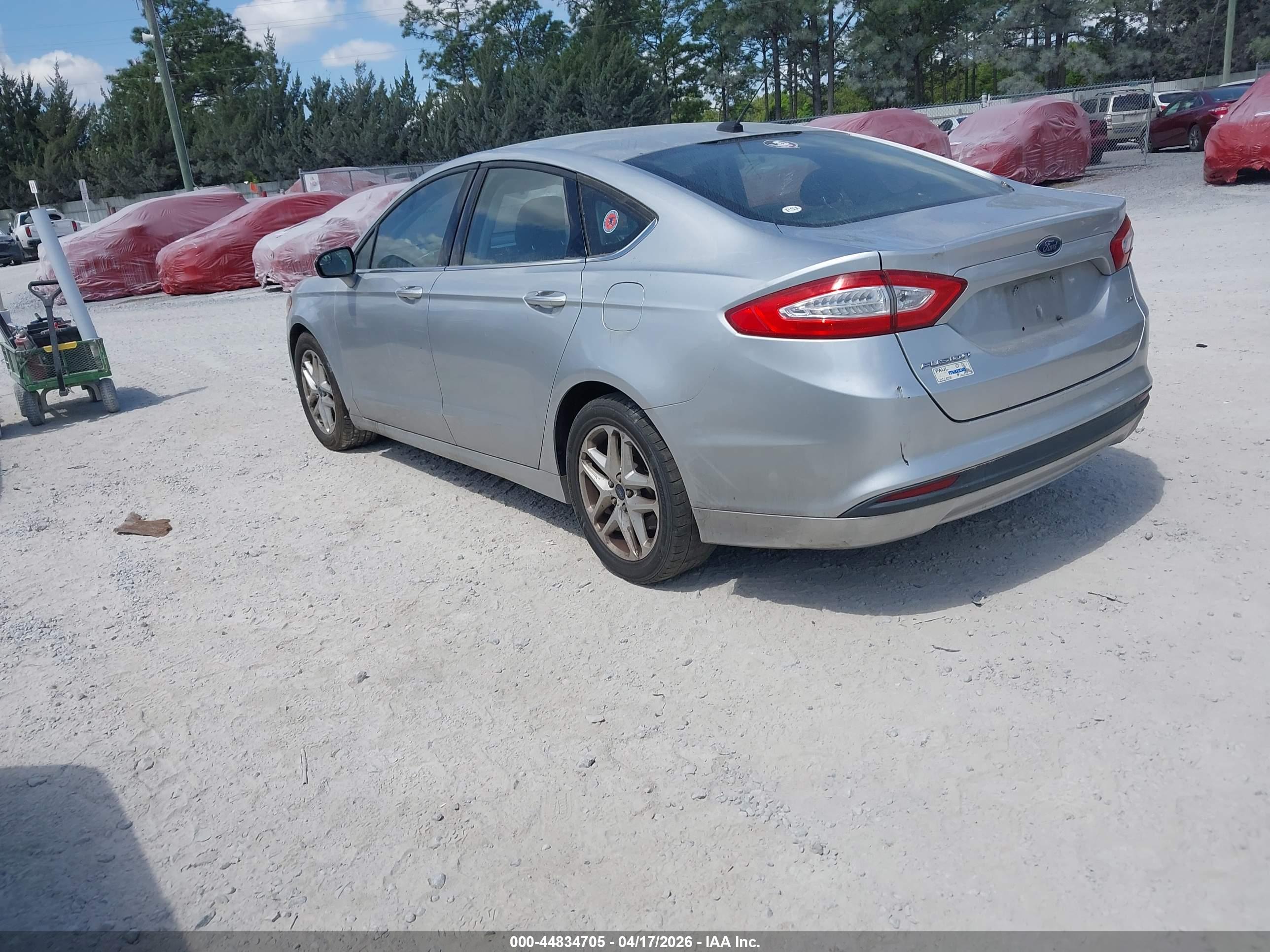 FORD FUSION image 3