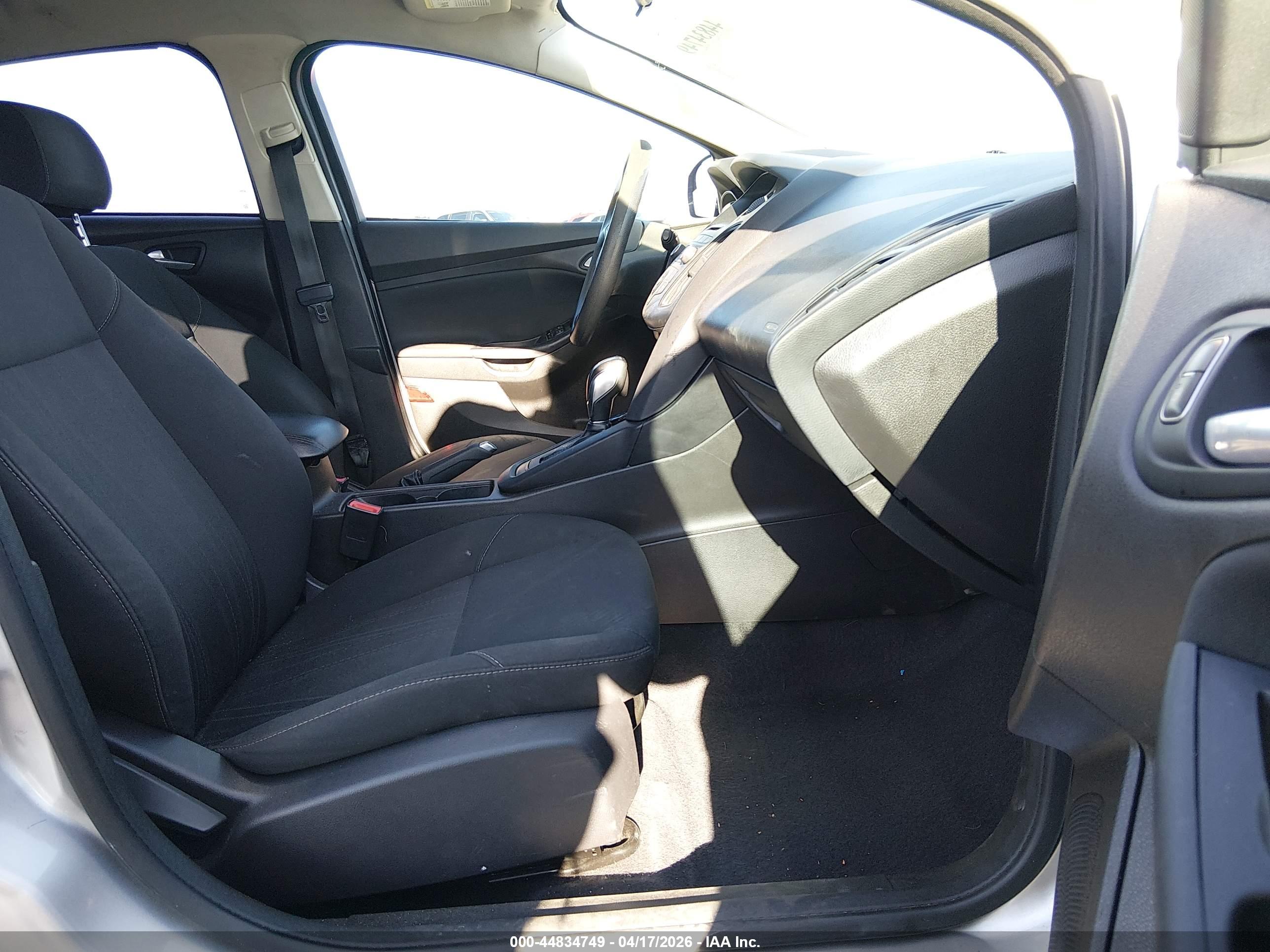 FORD FOCUS image 5