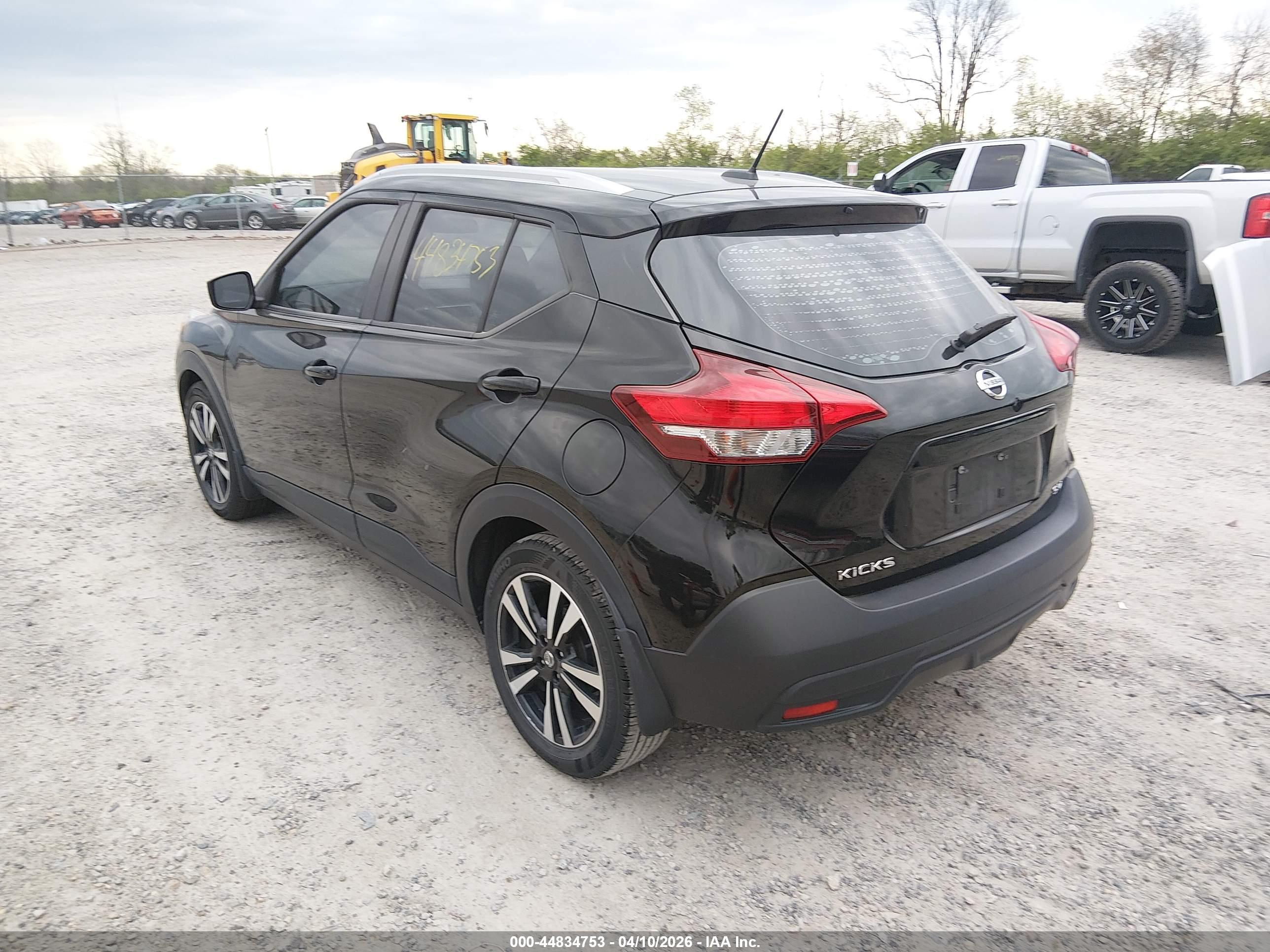NISSAN KICKS image 3