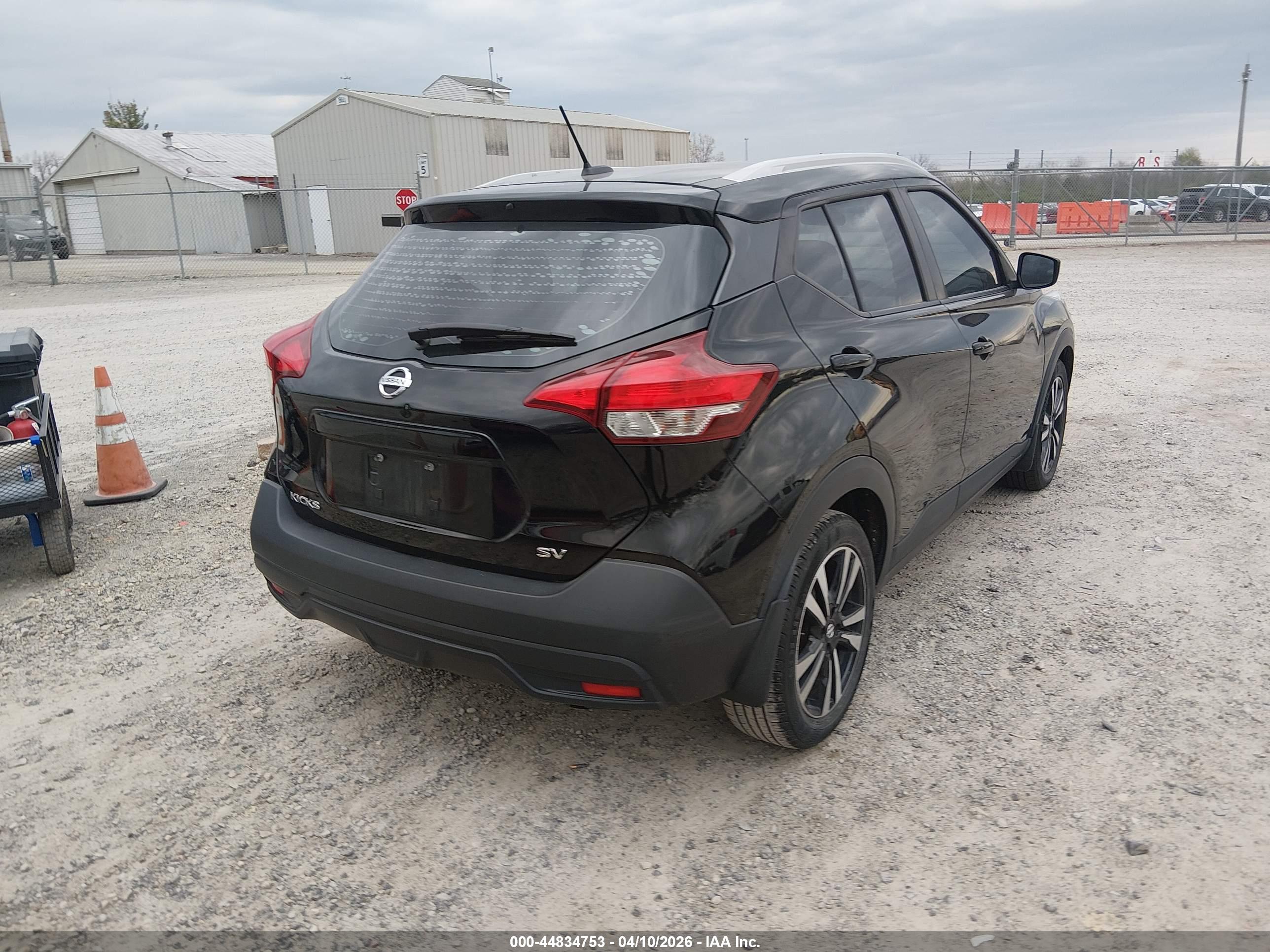 NISSAN KICKS image 4