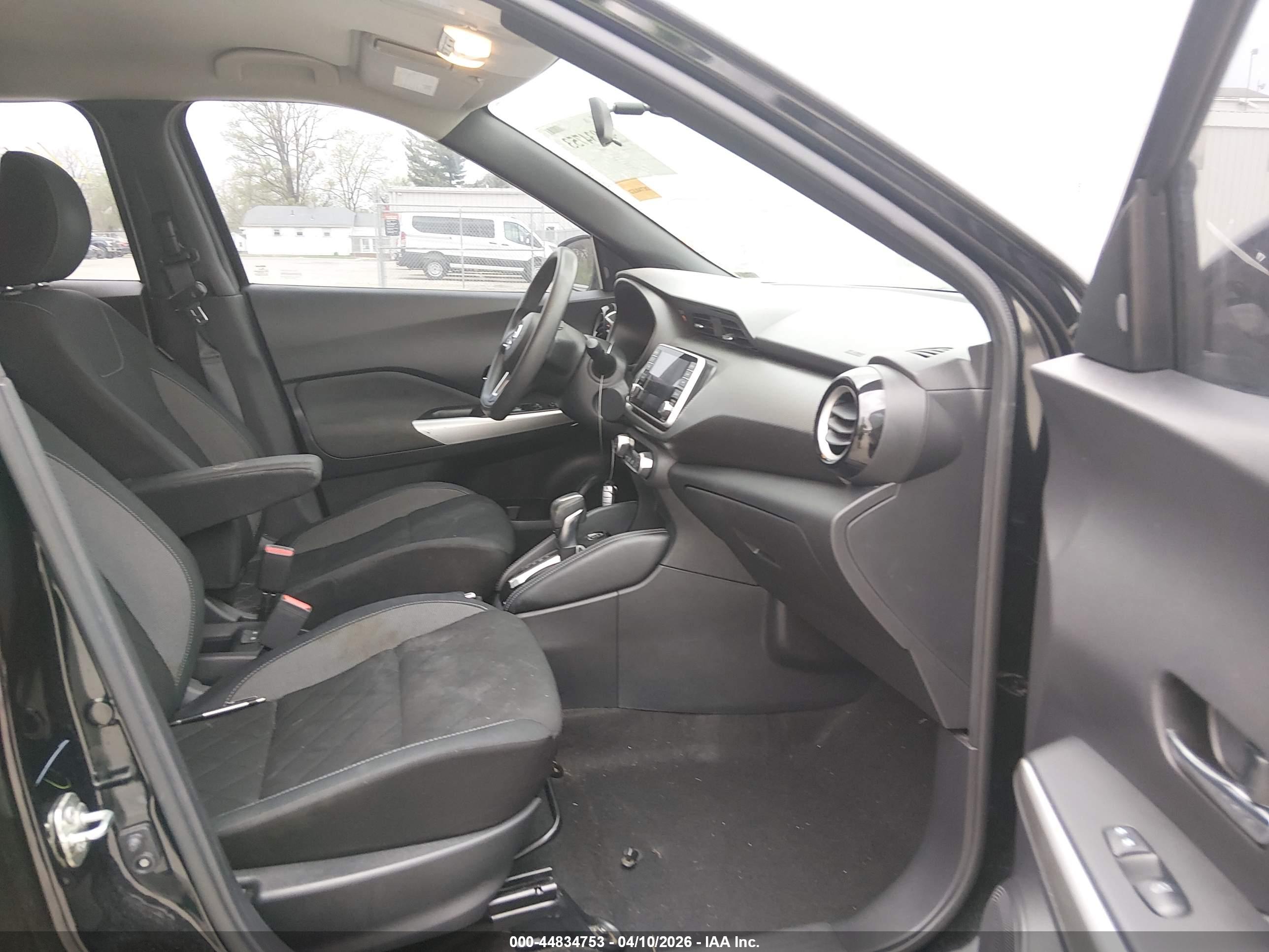 NISSAN KICKS image 5
