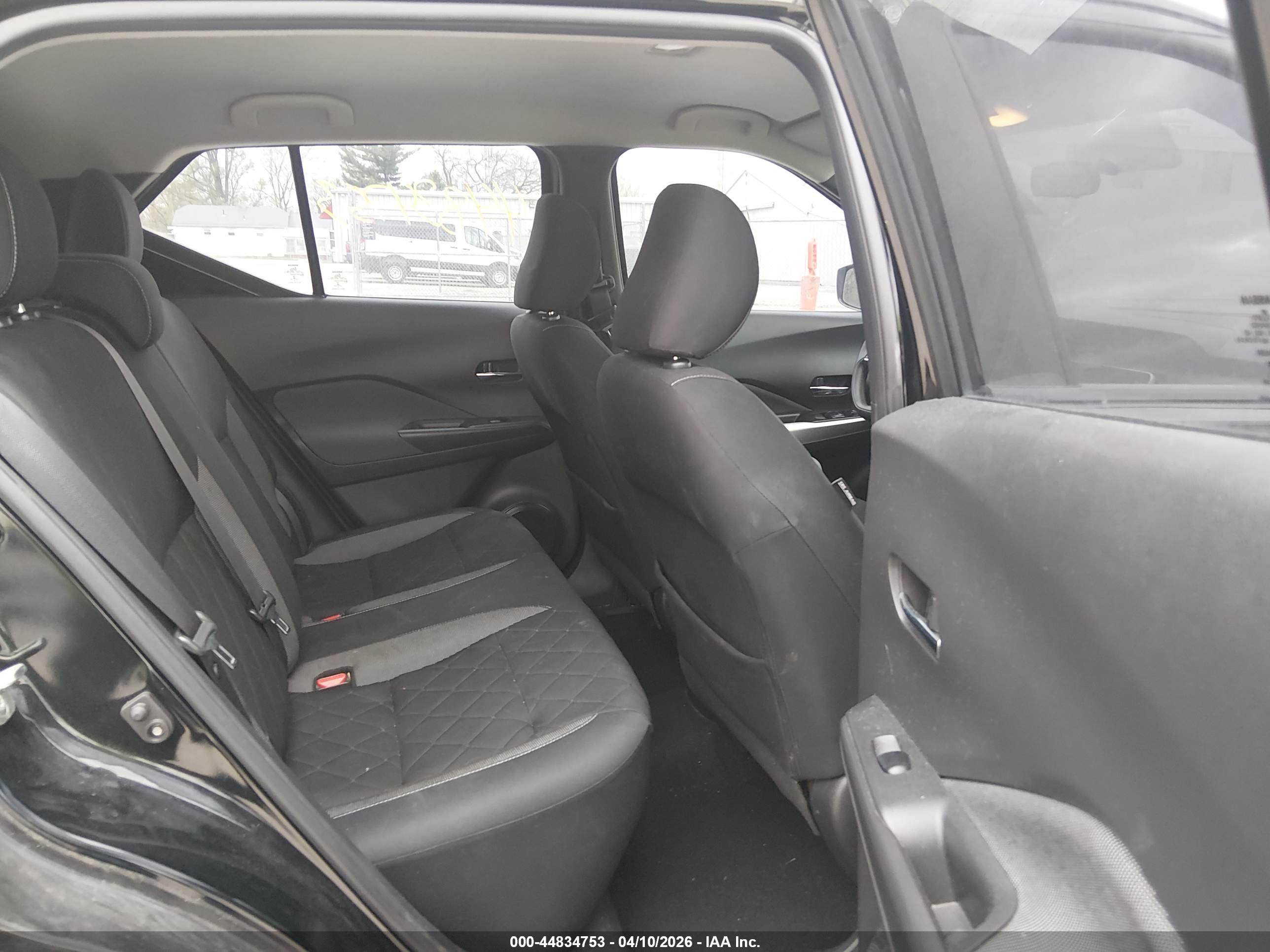 NISSAN KICKS image 8