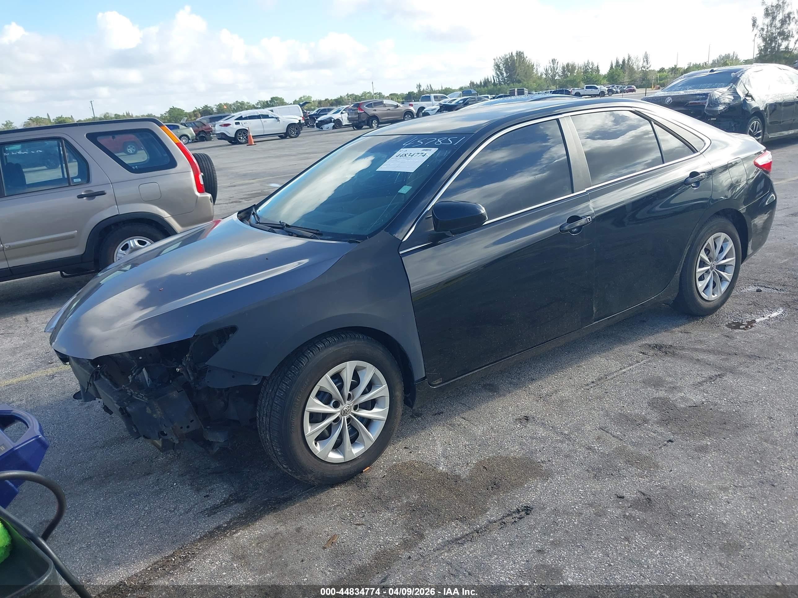 TOYOTA CAMRY image 2