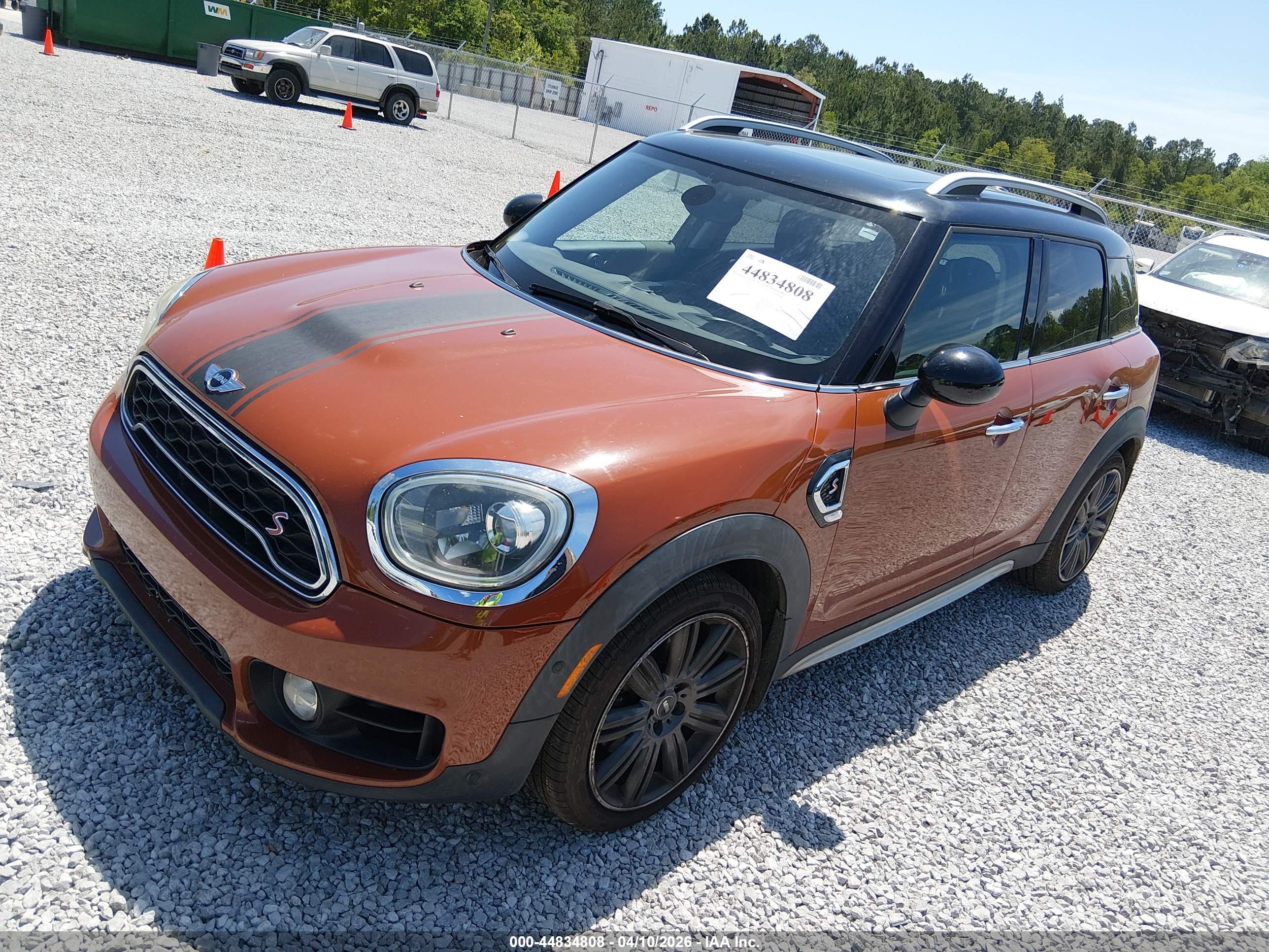 MINI COUNTRYMAN image 2