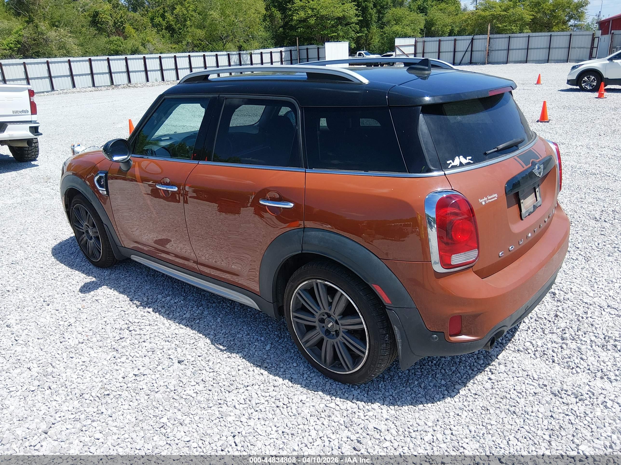 MINI COUNTRYMAN image 3