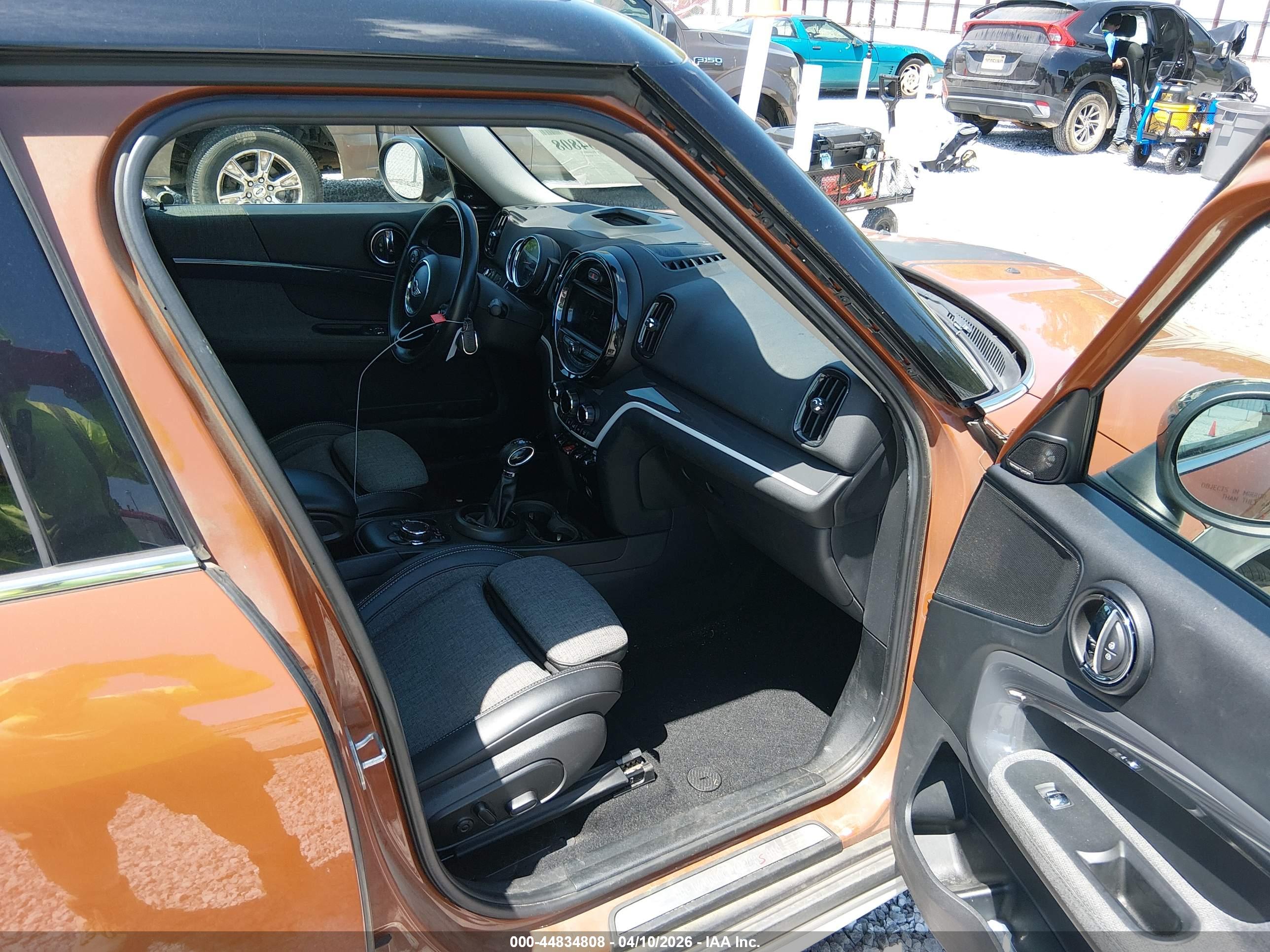 MINI COUNTRYMAN image 5