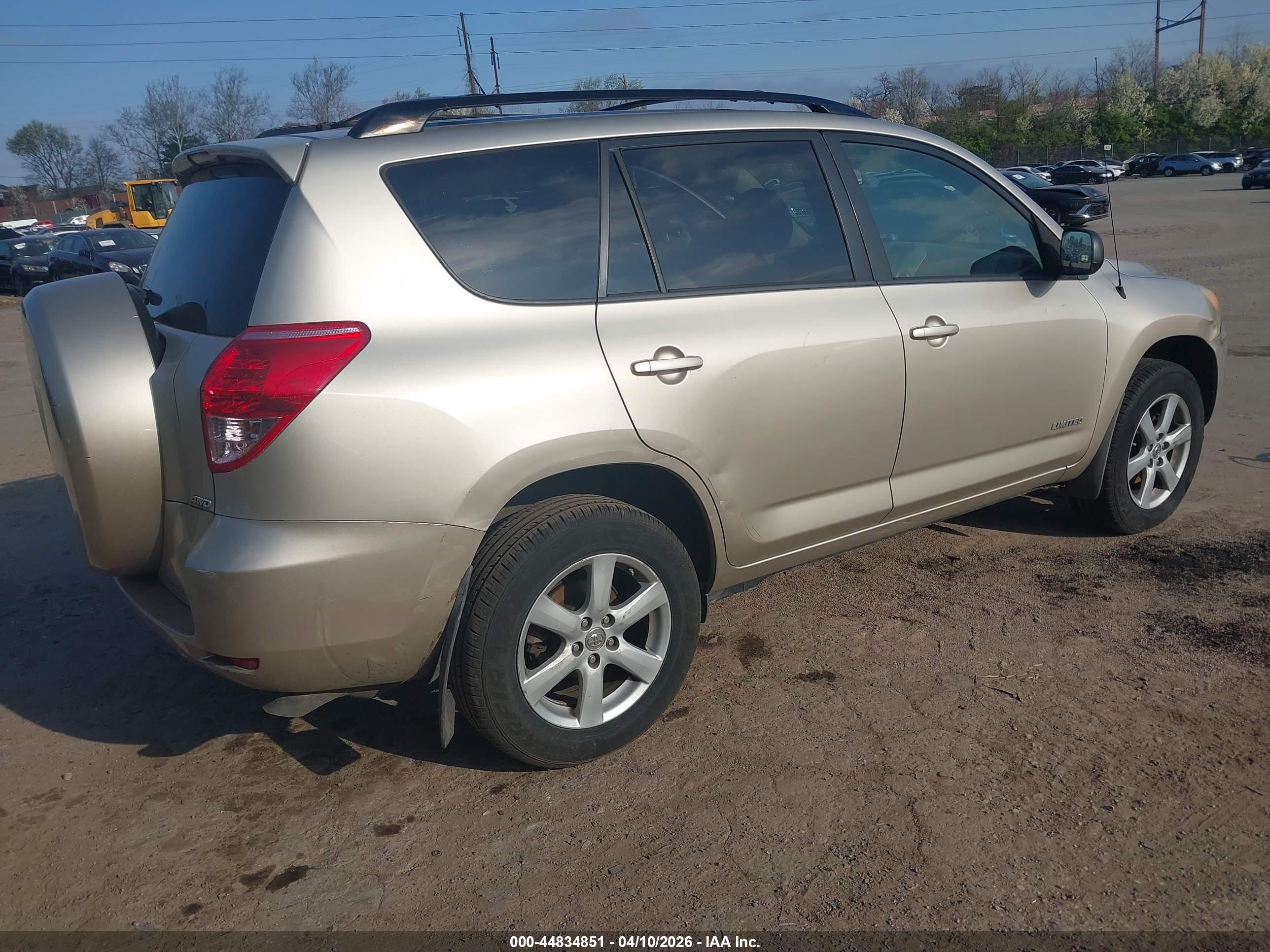 TOYOTA RAV4 image 4