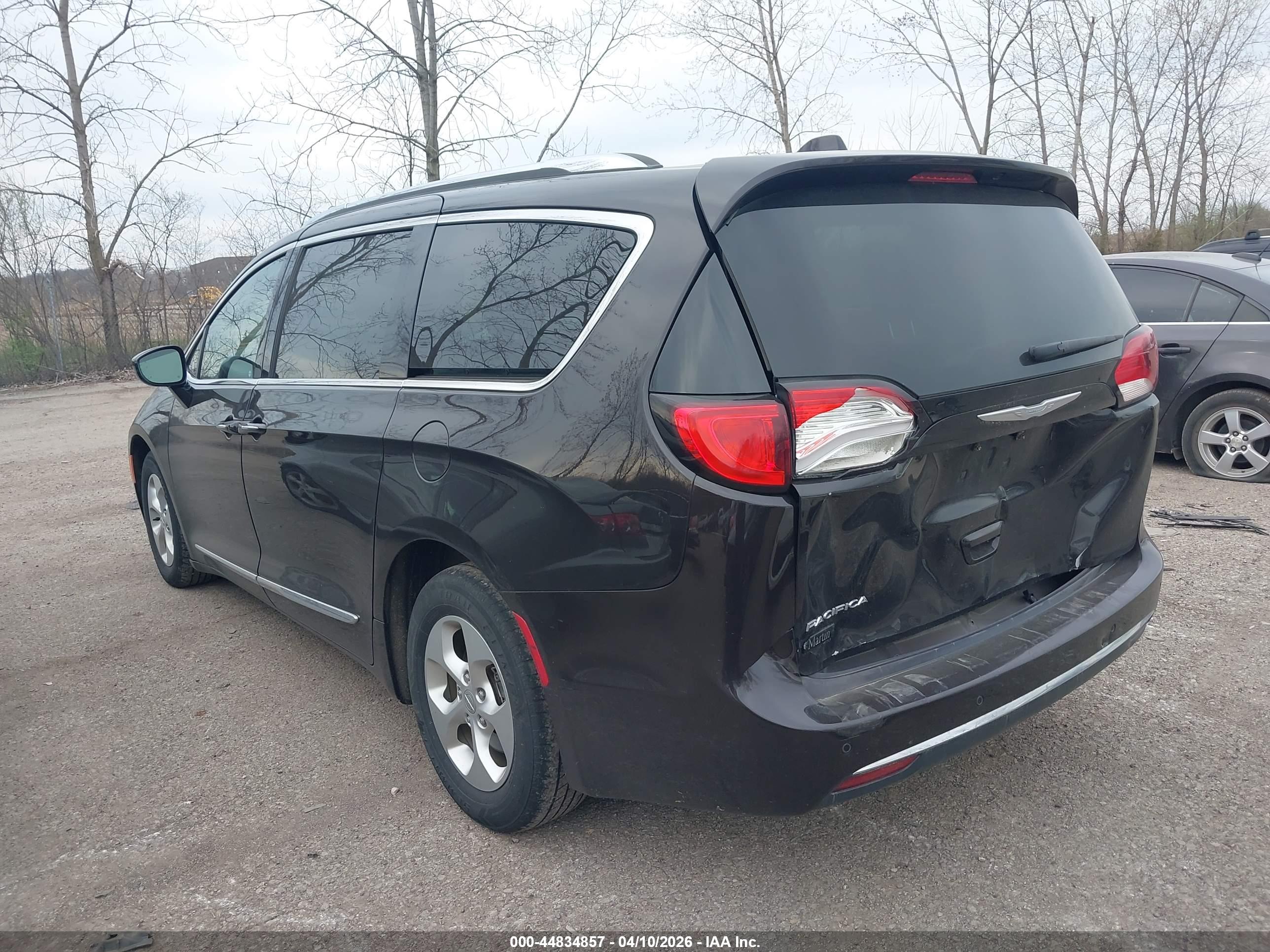 CHRYSLER PACIFICA image 3